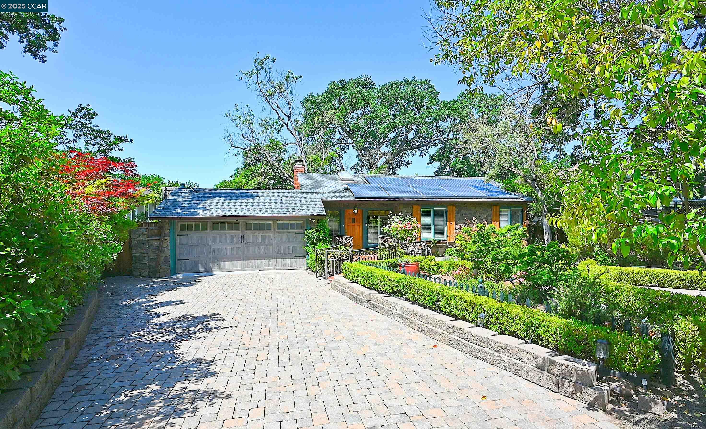 Detail Gallery Image 1 of 1 For 273 Oak Park Ln, Pleasant Hill,  CA 94523 - 3 Beds | 2 Baths