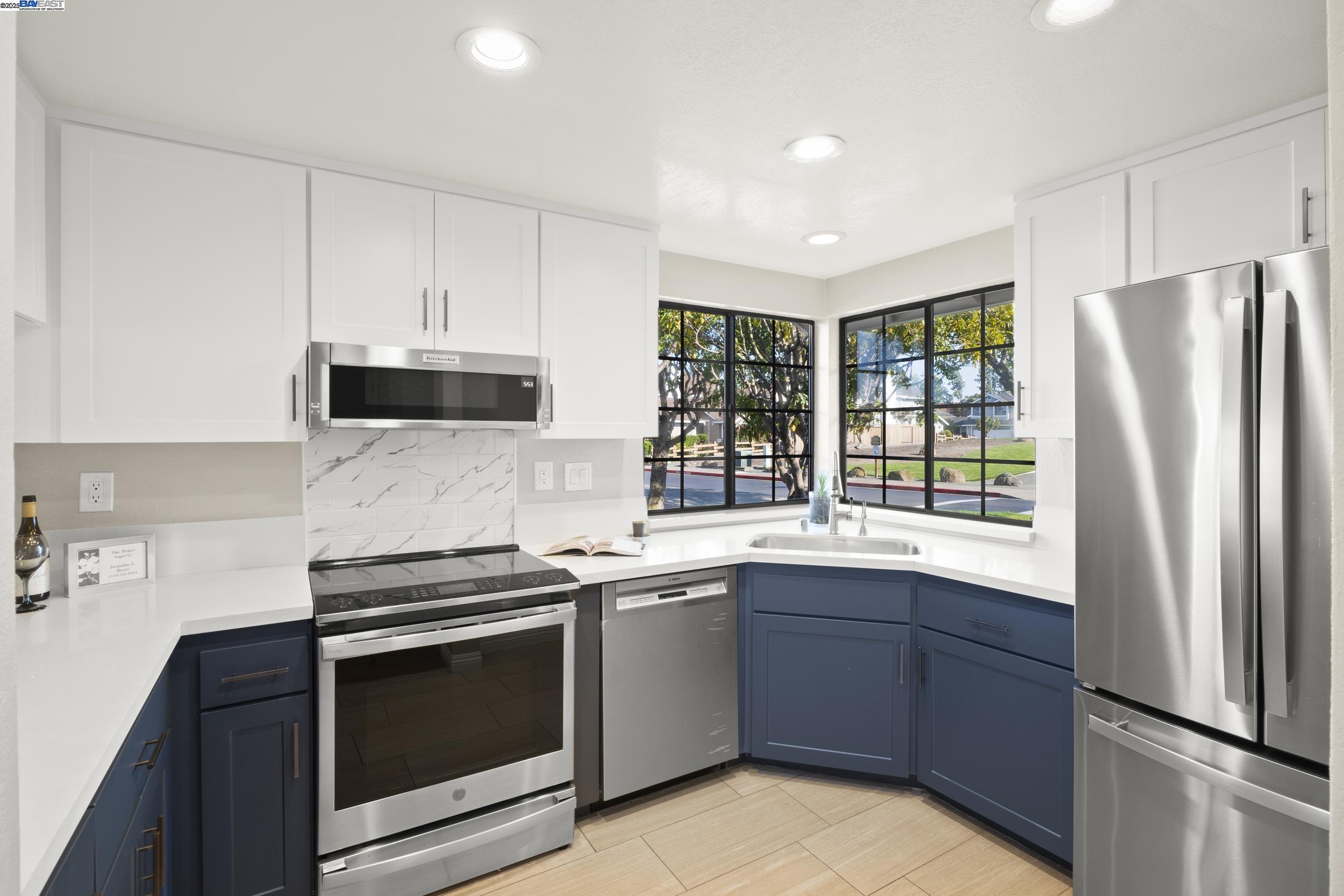 Detail Gallery Image 17 of 34 For 3525 Mcsherry Way, Alameda,  CA 94502 - 2 Beds | 2 Baths