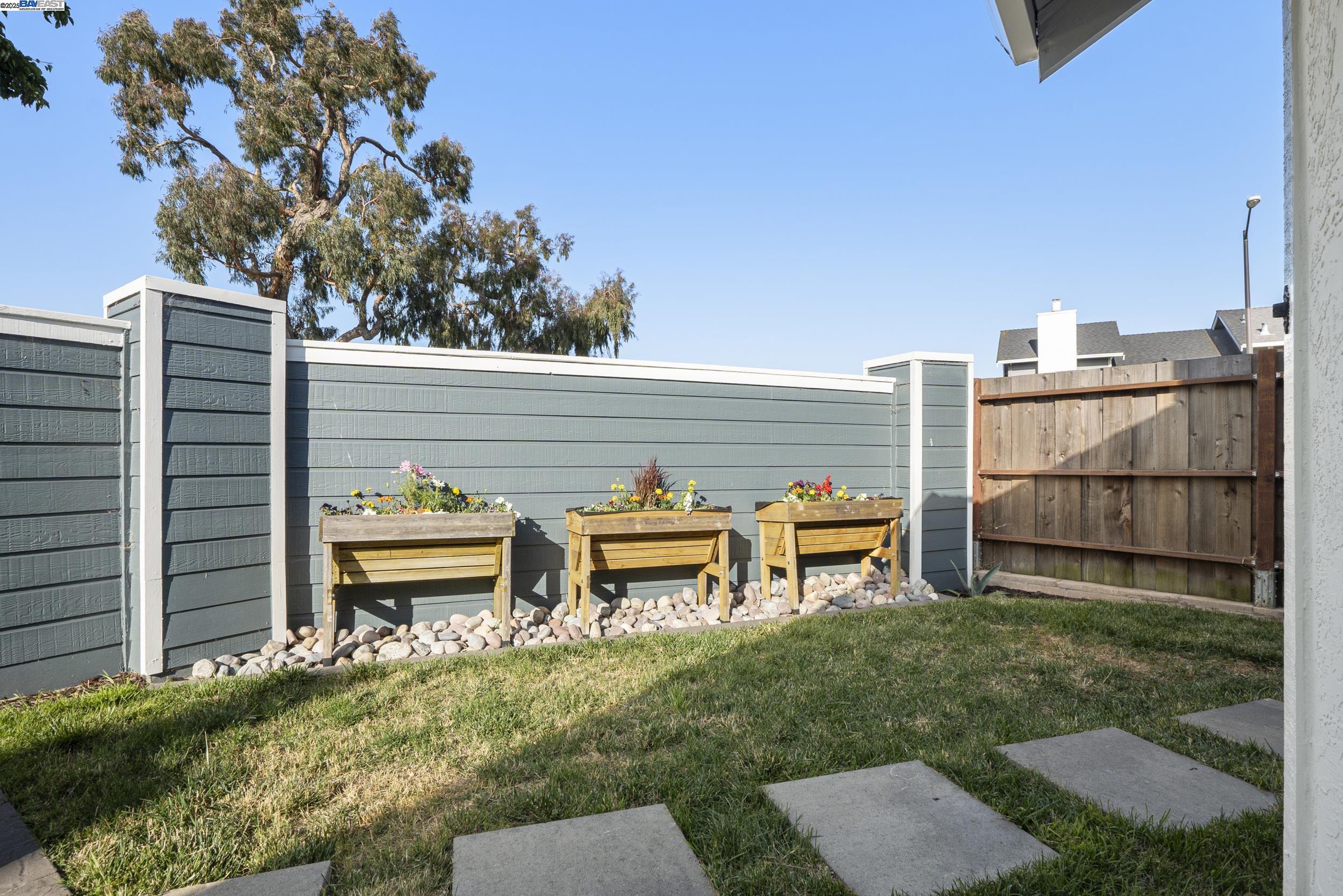 Detail Gallery Image 27 of 34 For 3525 Mcsherry Way, Alameda,  CA 94502 - 2 Beds | 2 Baths