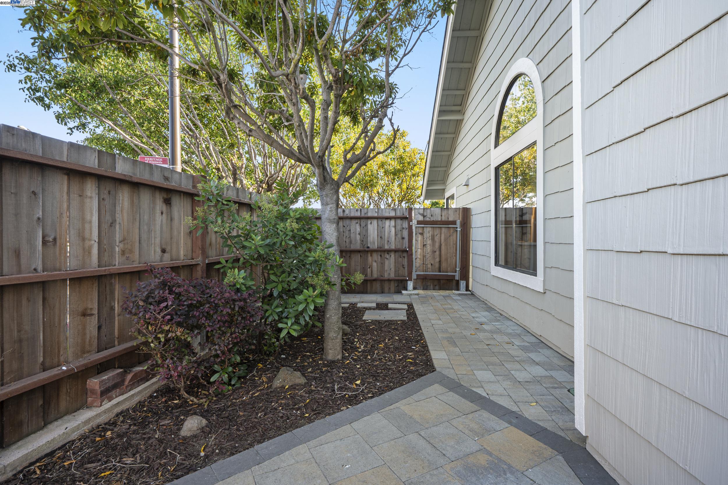 Detail Gallery Image 28 of 34 For 3525 Mcsherry Way, Alameda,  CA 94502 - 2 Beds | 2 Baths