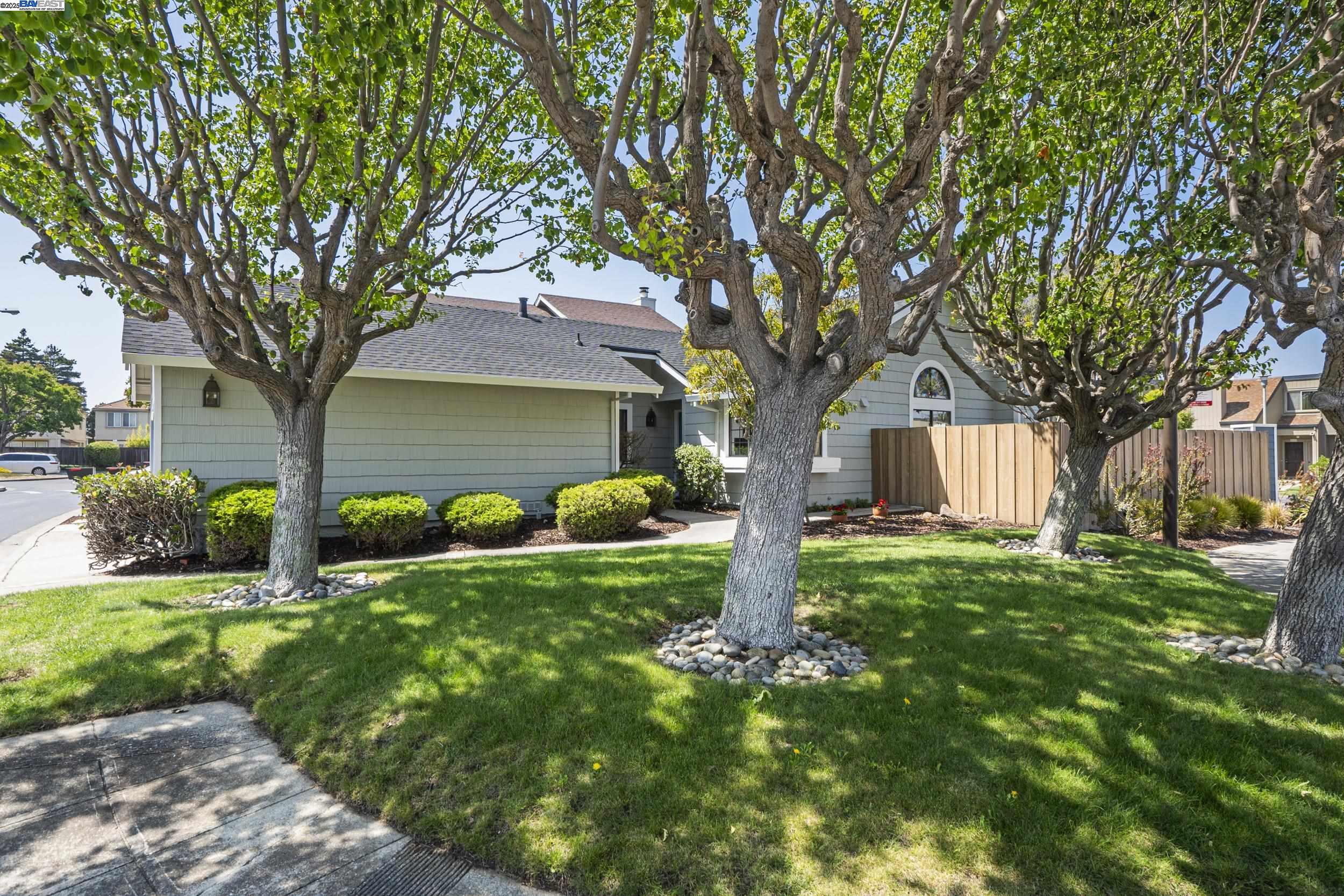 Detail Gallery Image 28 of 34 For 3525 Mcsherry Way, Alameda,  CA 94502 - 2 Beds | 2 Baths
