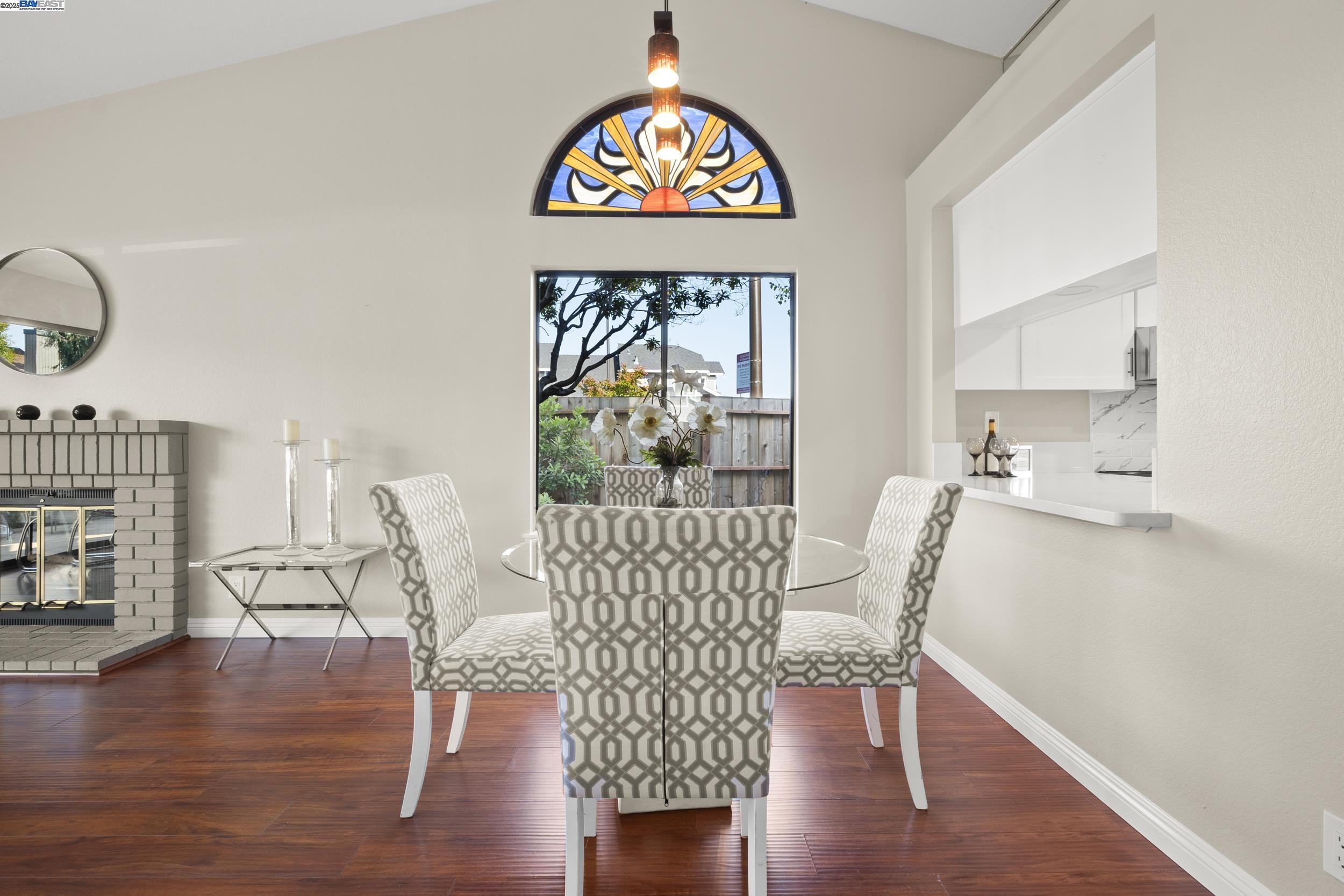 Detail Gallery Image 10 of 34 For 3525 Mcsherry Way, Alameda,  CA 94502 - 2 Beds | 2 Baths