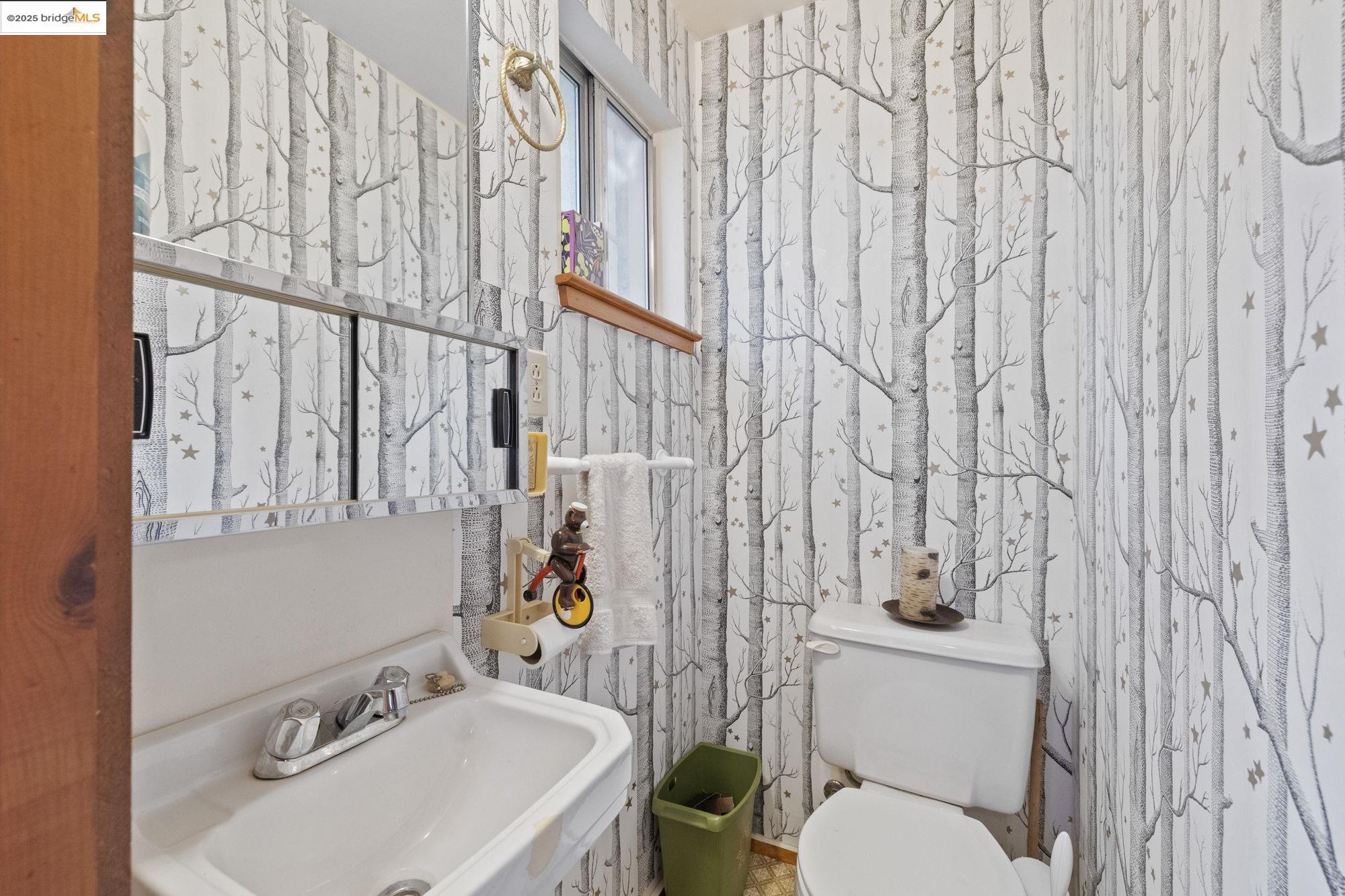 Detail Gallery Image 16 of 29 For 22762 W Ellmaro, Long Barn,  CA 95335 - 3 Beds | 1/1 Baths