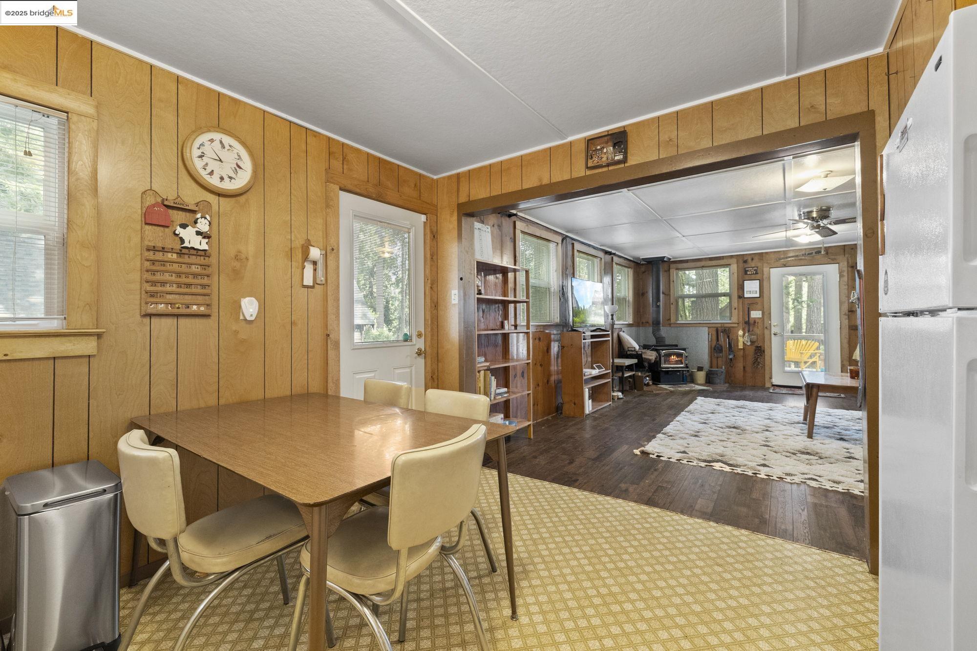 Detail Gallery Image 4 of 29 For 22762 W Ellmaro, Long Barn,  CA 95335 - 3 Beds | 1/1 Baths