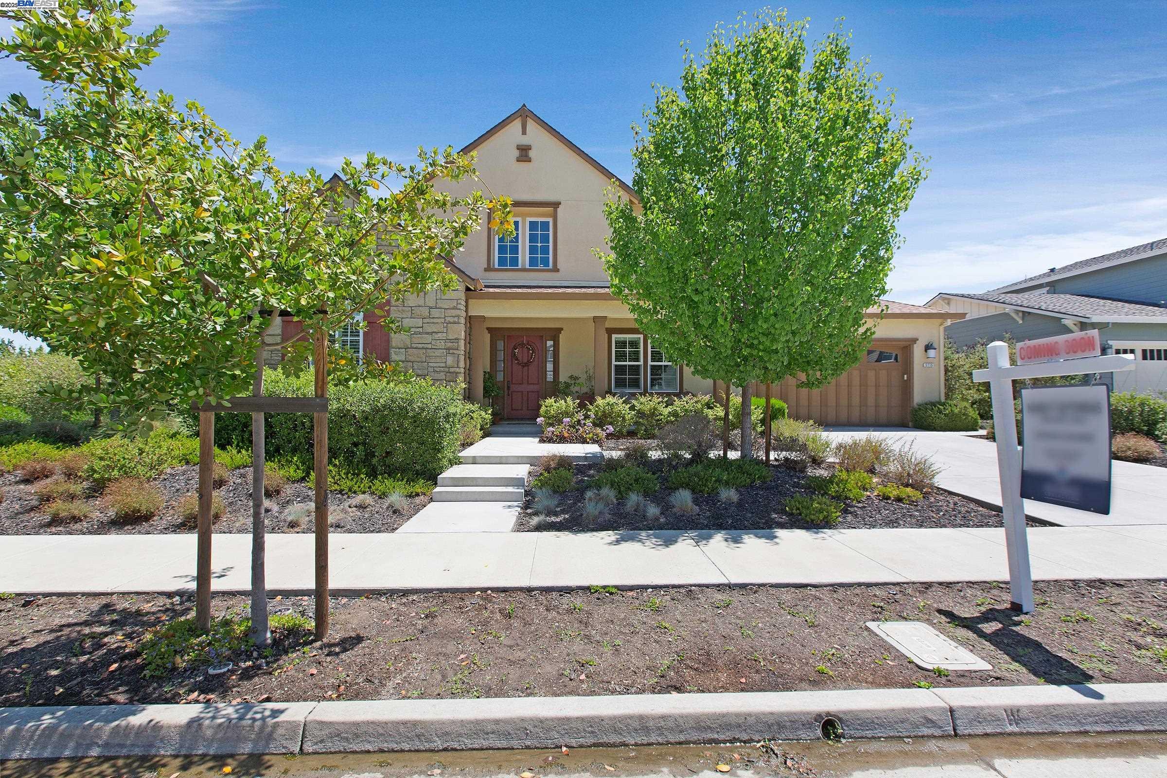Detail Gallery Image 2 of 54 For 5715 Melinda Way, Pleasanton,  CA 94566 - 4 Beds | 4/1 Baths