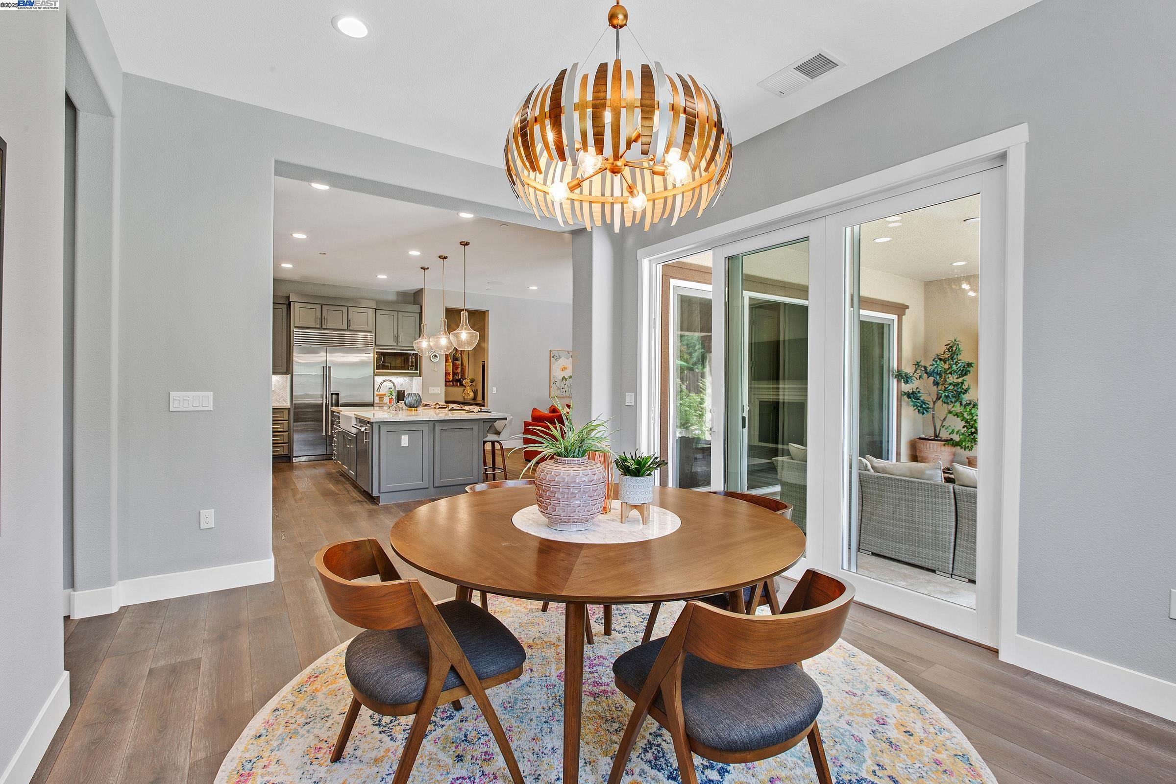 Detail Gallery Image 15 of 54 For 5715 Melinda Way, Pleasanton,  CA 94566 - 4 Beds | 4/1 Baths