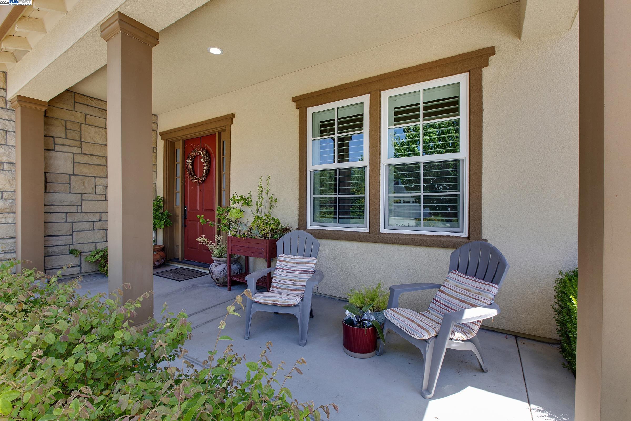 Detail Gallery Image 4 of 54 For 5715 Melinda Way, Pleasanton,  CA 94566 - 4 Beds | 4/1 Baths