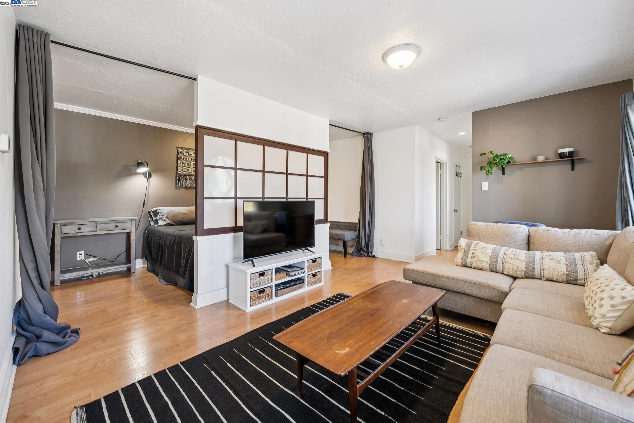 Detail Gallery Image 25 of 37 For 5936 Broadway, Oakland,  CA 94618 - – Beds | – Baths