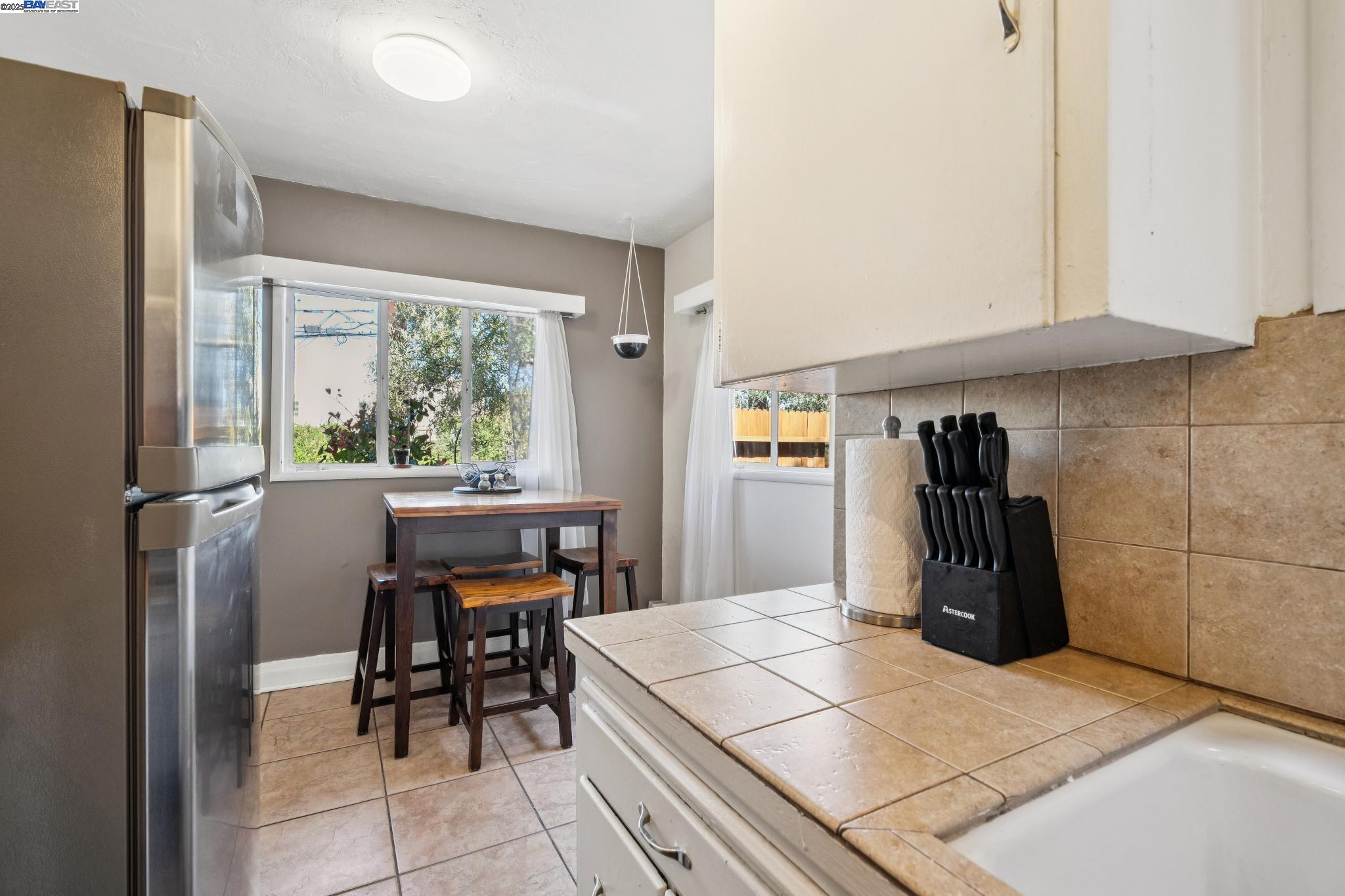 Detail Gallery Image 29 of 37 For 5936 Broadway, Oakland,  CA 94618 - – Beds | – Baths