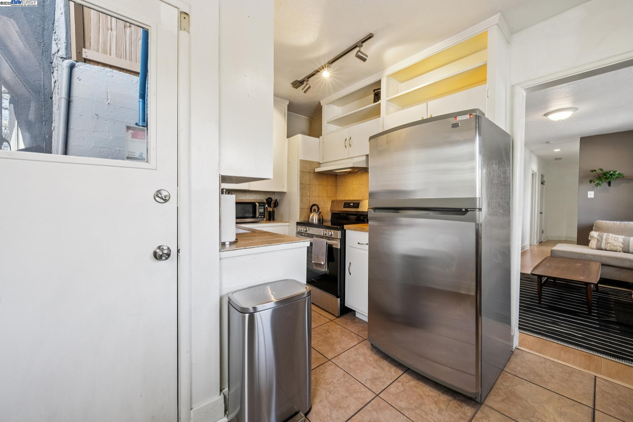 Detail Gallery Image 31 of 37 For 5936 Broadway, Oakland,  CA 94618 - – Beds | – Baths