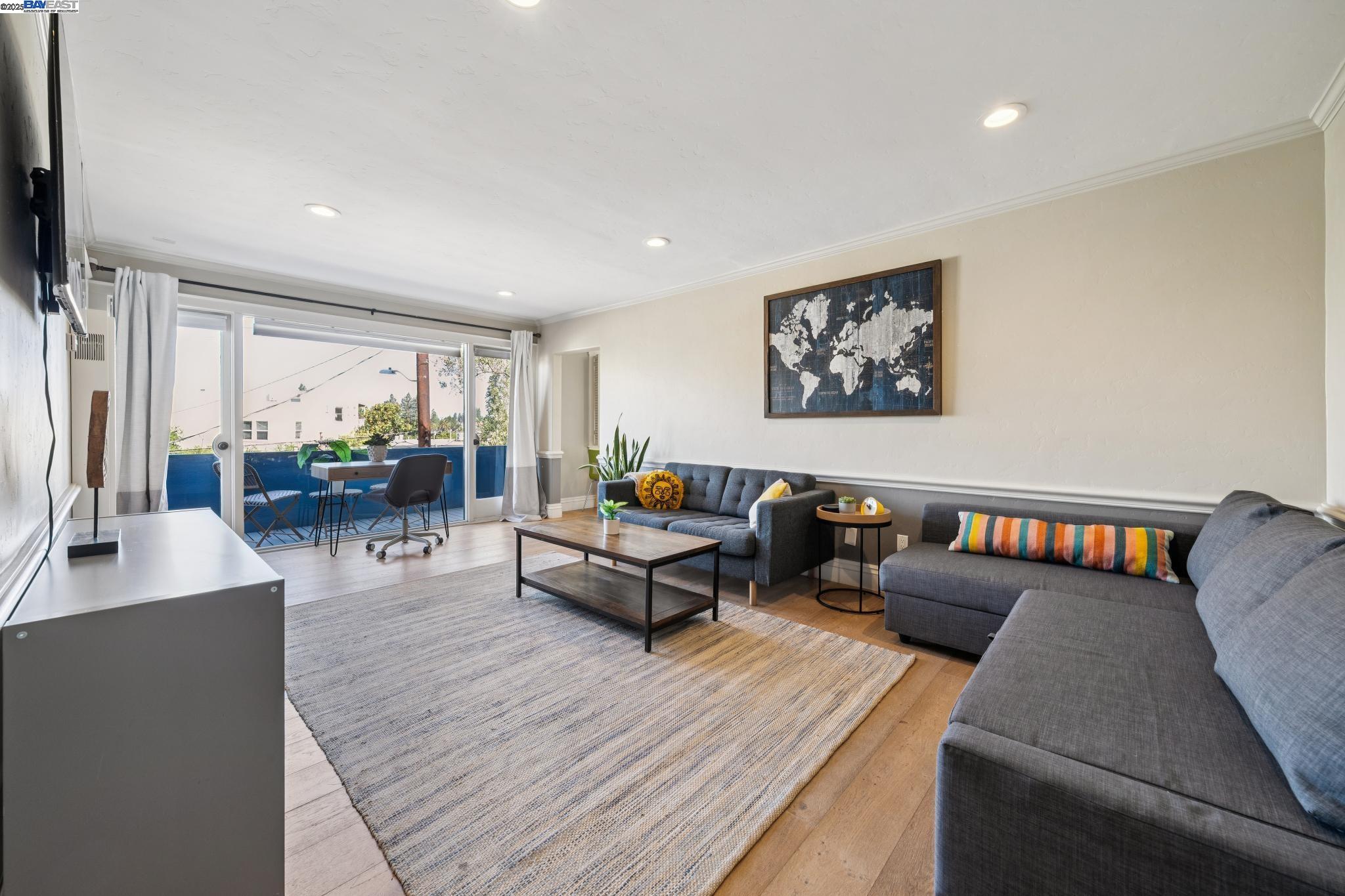 Detail Gallery Image 7 of 37 For 5936 Broadway, Oakland,  CA 94618 - – Beds | – Baths