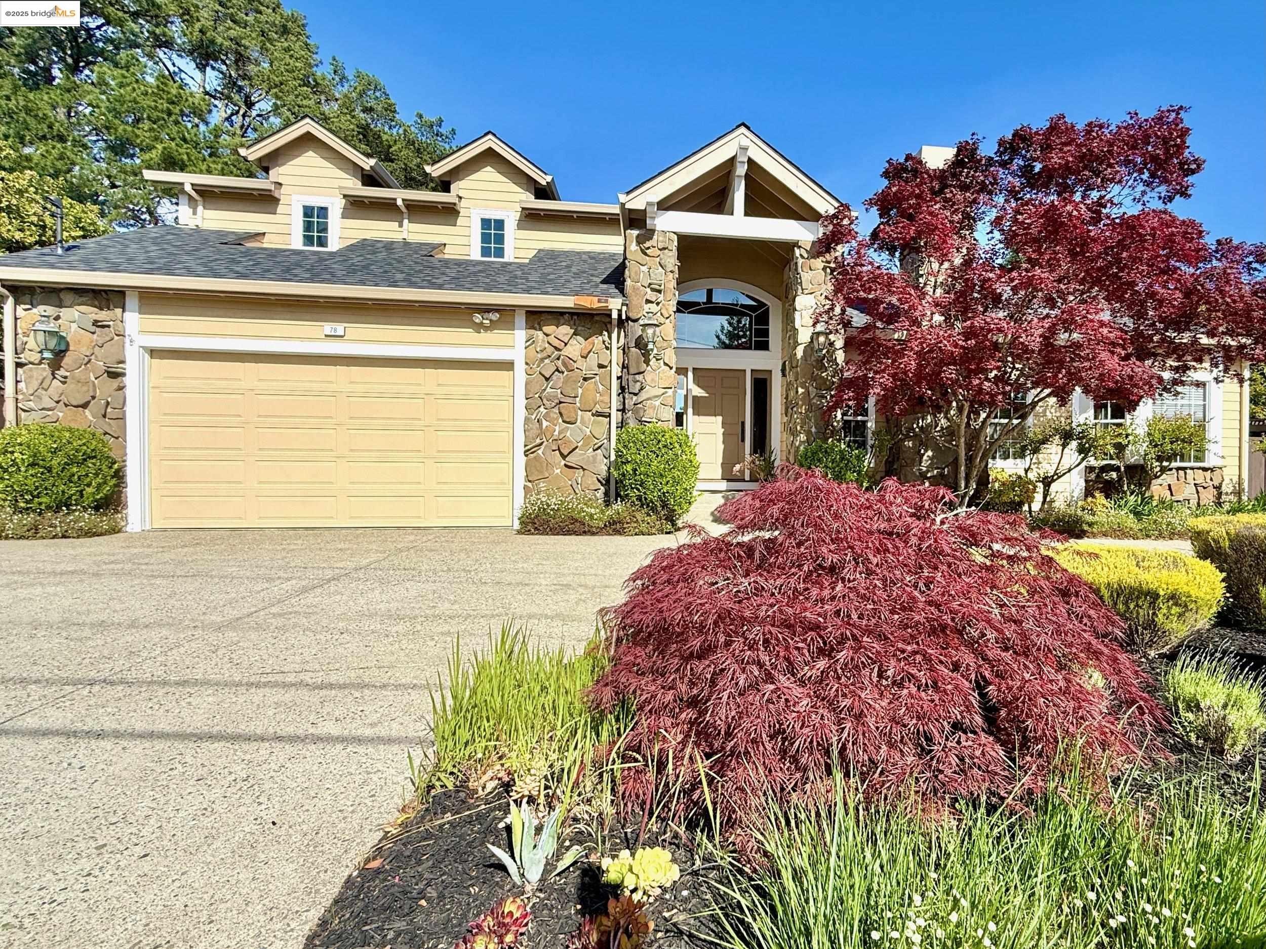 Detail Gallery Image 2 of 34 For 78 Scenic Dr, Orinda,  CA 94563 - 4 Beds | 3 Baths