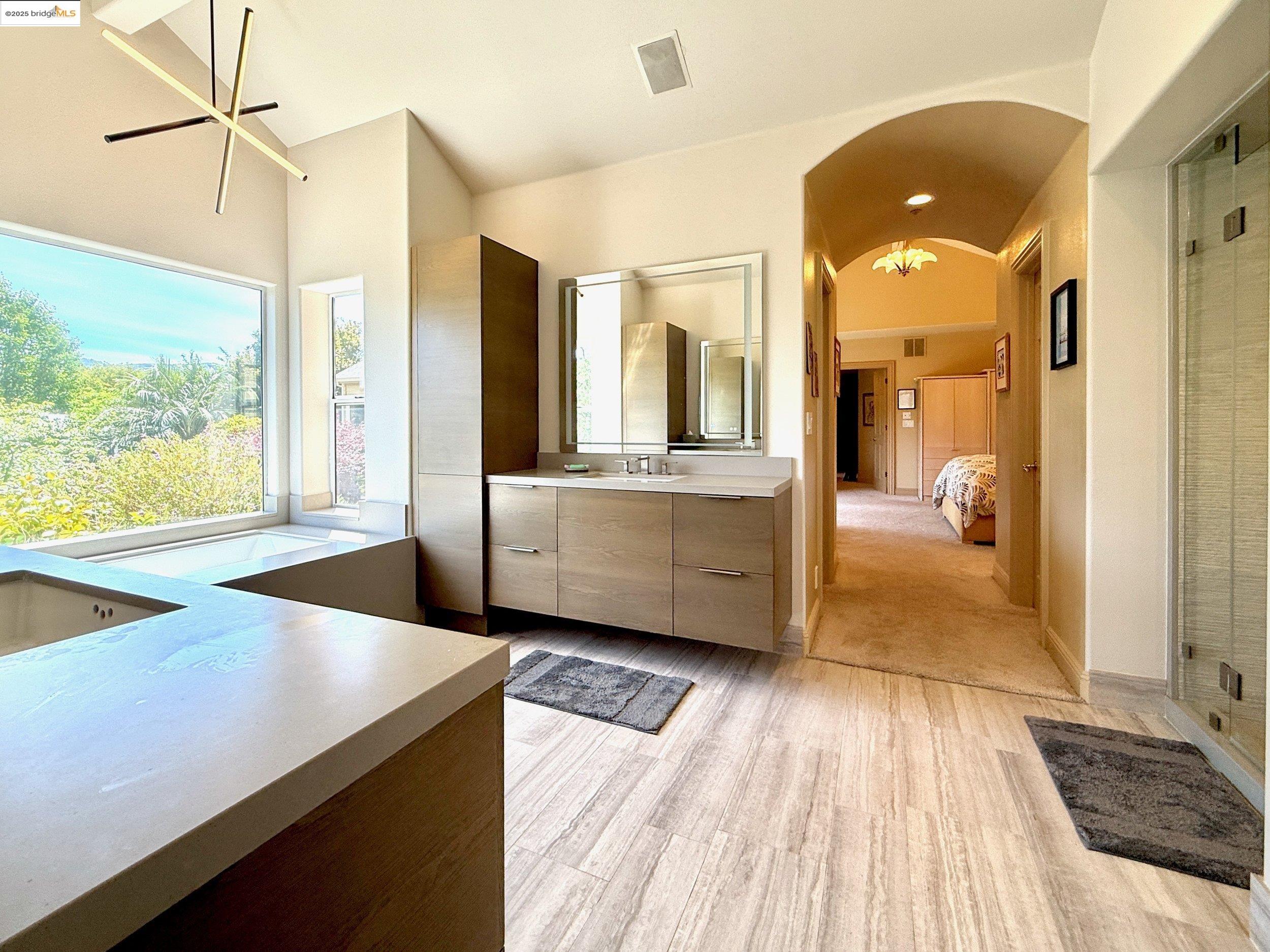 Detail Gallery Image 17 of 34 For 78 Scenic Dr, Orinda,  CA 94563 - 4 Beds | 3 Baths