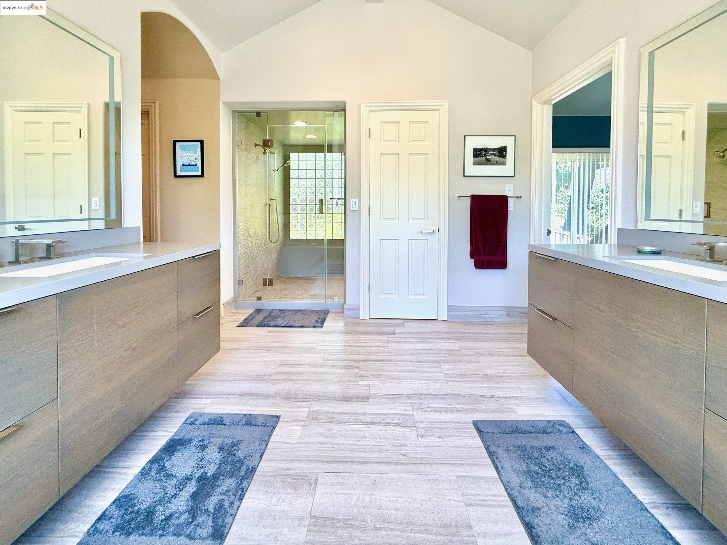 Detail Gallery Image 18 of 34 For 78 Scenic Dr, Orinda,  CA 94563 - 4 Beds | 3 Baths