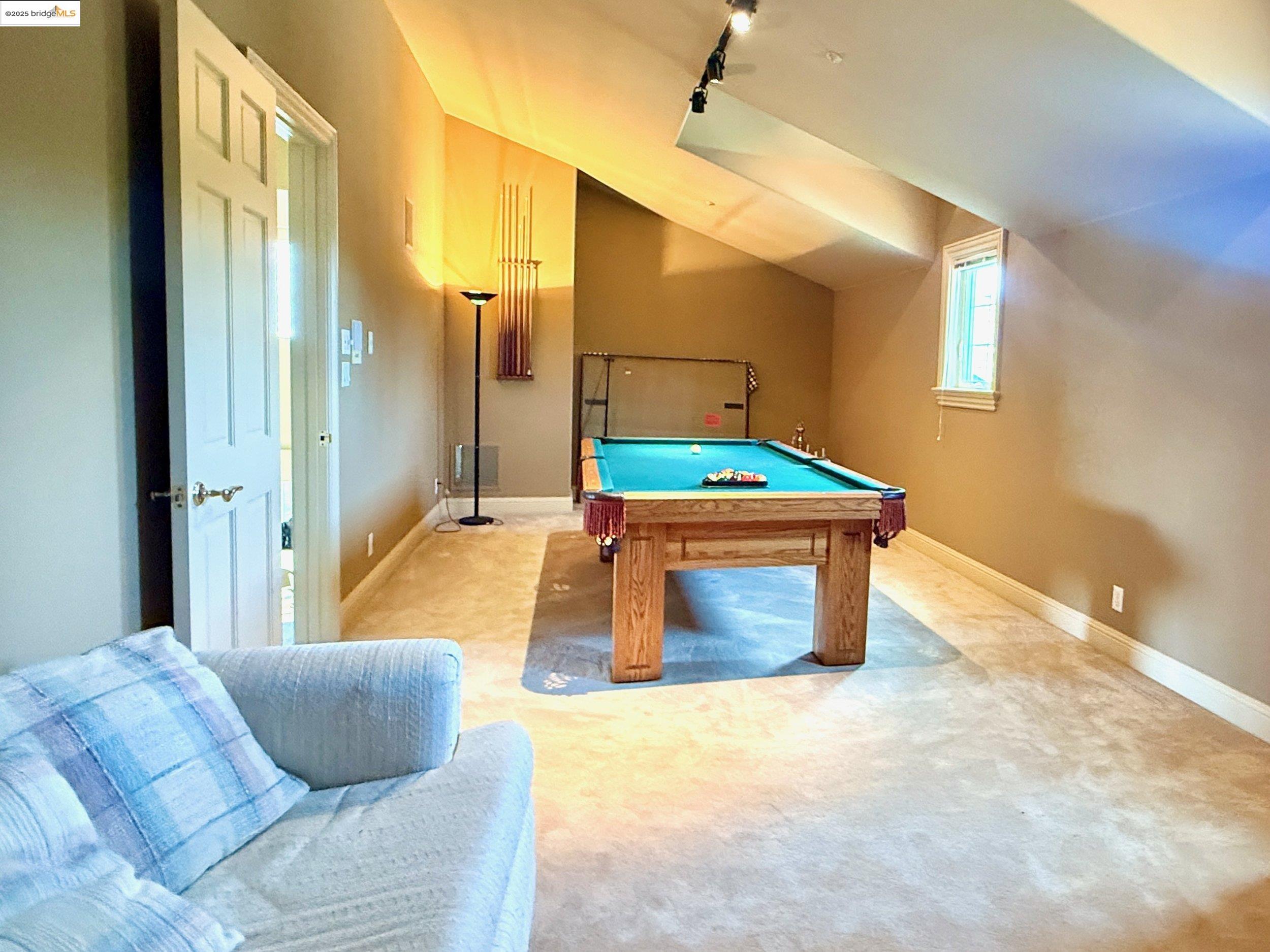 Detail Gallery Image 23 of 34 For 78 Scenic Dr, Orinda,  CA 94563 - 4 Beds | 3 Baths