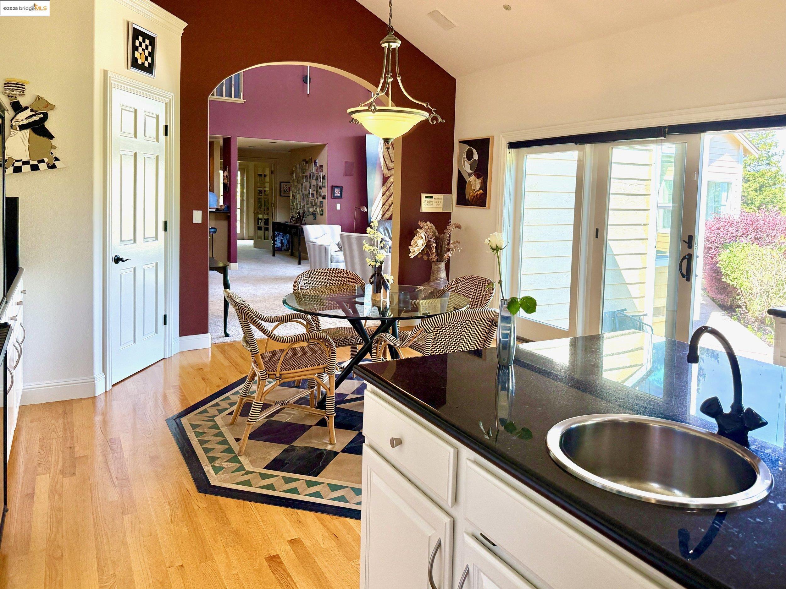 Detail Gallery Image 10 of 34 For 78 Scenic Dr, Orinda,  CA 94563 - 4 Beds | 3 Baths