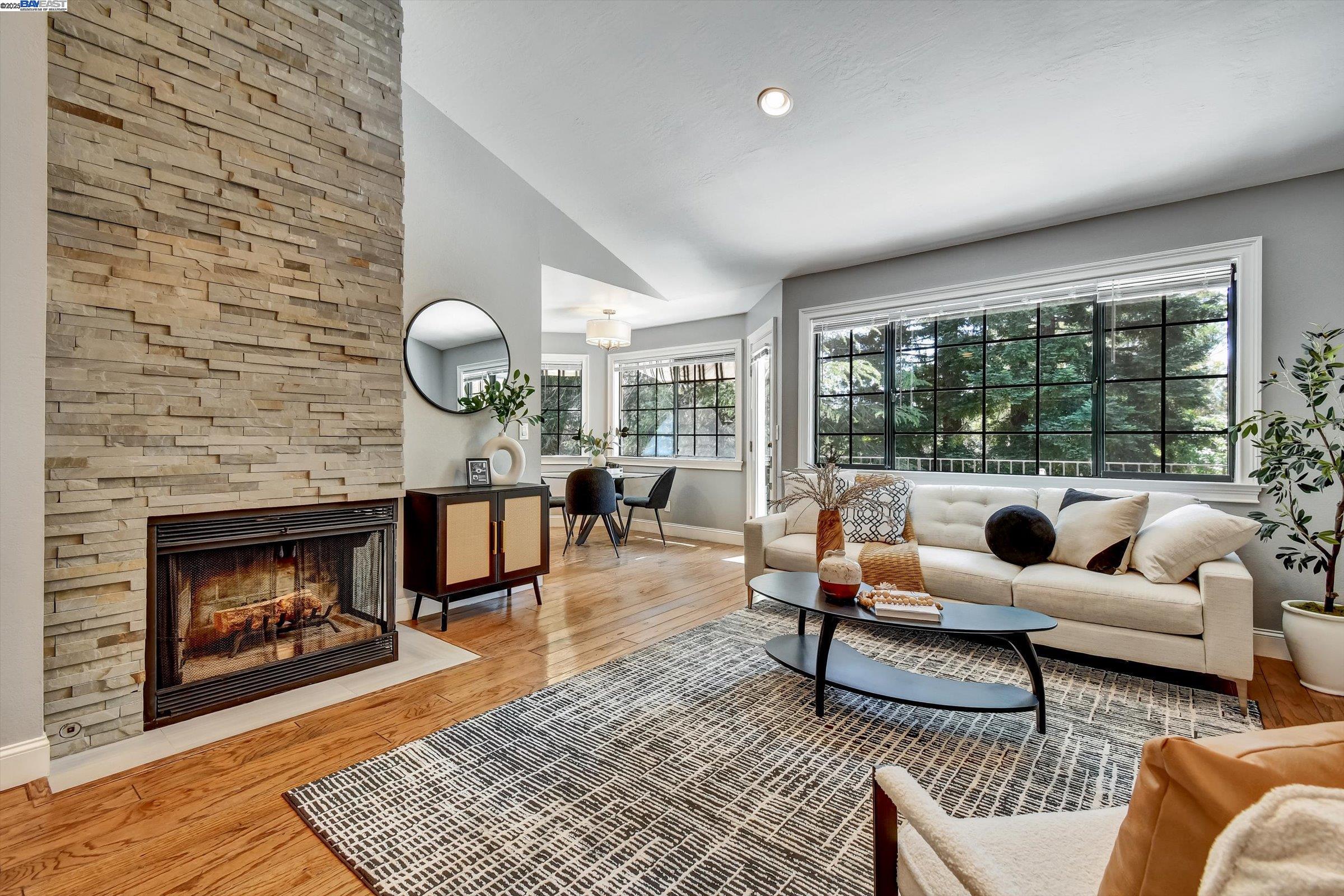 Photo #8: 41100280 Listing: Photo #8