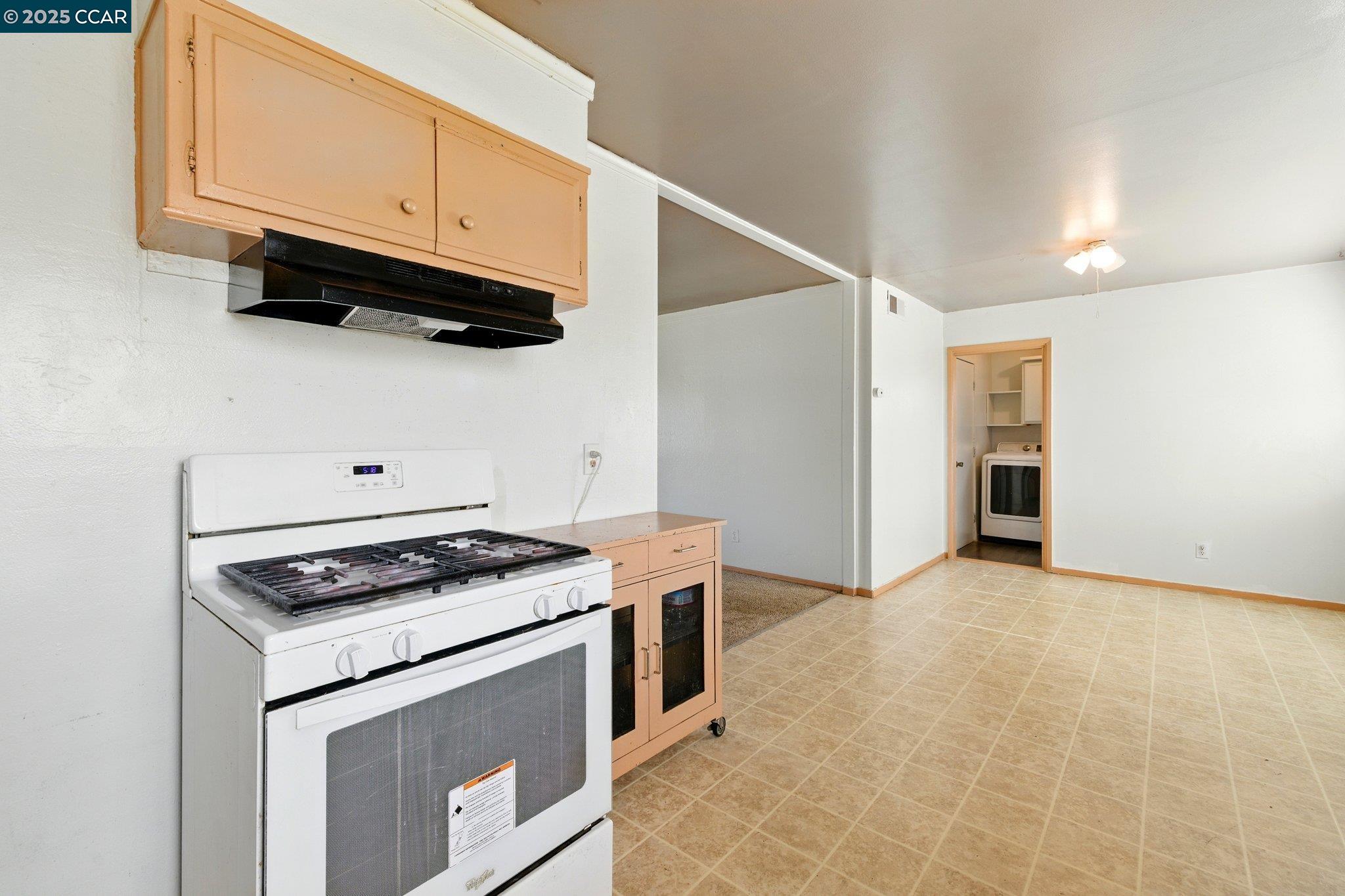 Detail Gallery Image 11 of 27 For 7105 Thomas Dr, North Highlands,  CA 95660 - 3 Beds | 1/1 Baths