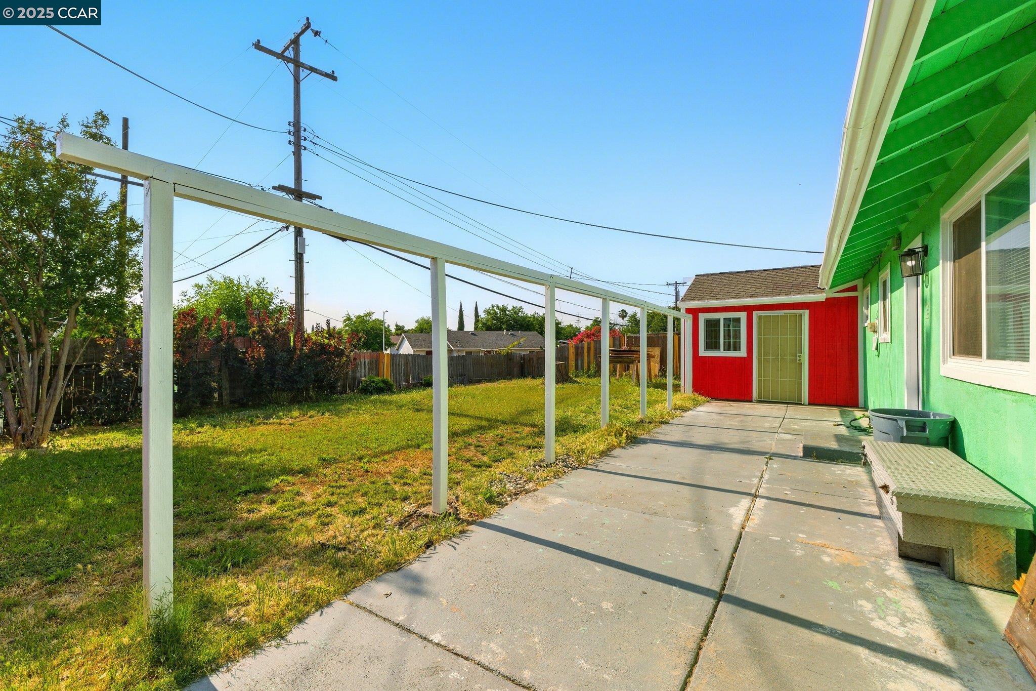 Detail Gallery Image 22 of 27 For 7105 Thomas Dr, North Highlands,  CA 95660 - 3 Beds | 1/1 Baths