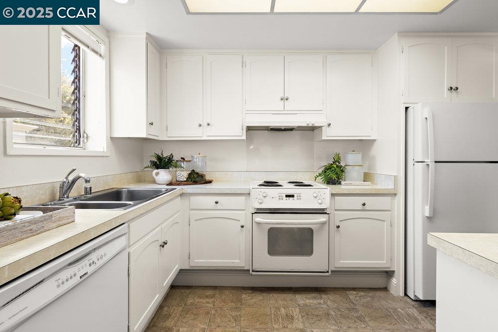 Photo #10: 41100292 Listing: Photo #10