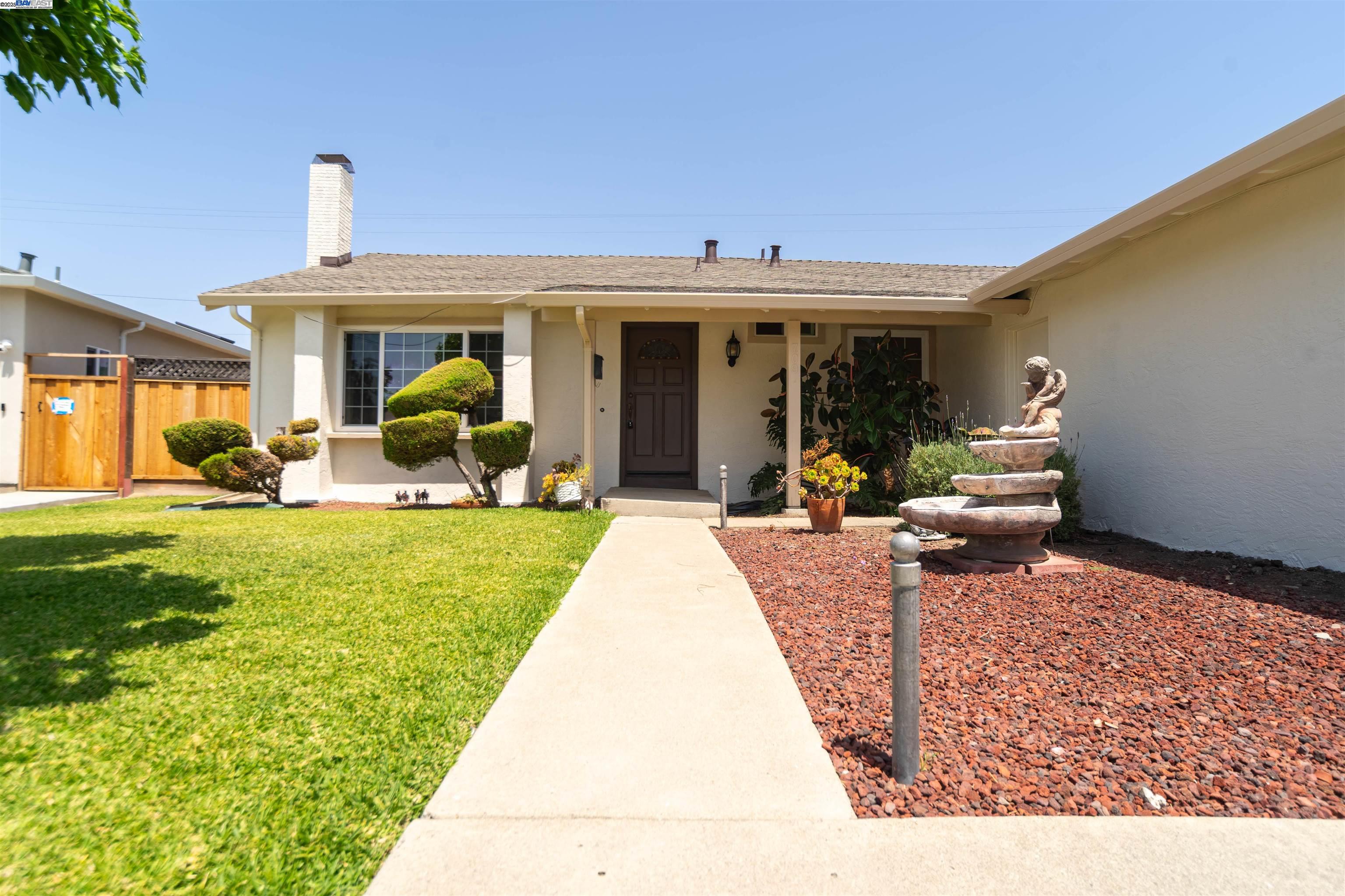 Detail Gallery Image 4 of 53 For 709 Covina Way, Fremont,  CA 94539 - 4 Beds | 2 Baths