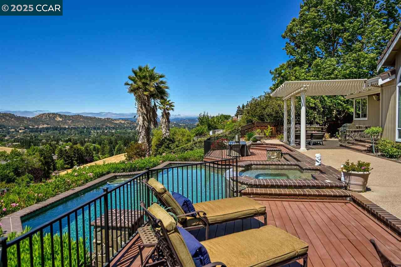 Detail Gallery Image 40 of 54 For 460 Silver Hollow Drive, Walnut Creek,  CA 94598 - 5 Beds | 3 Baths