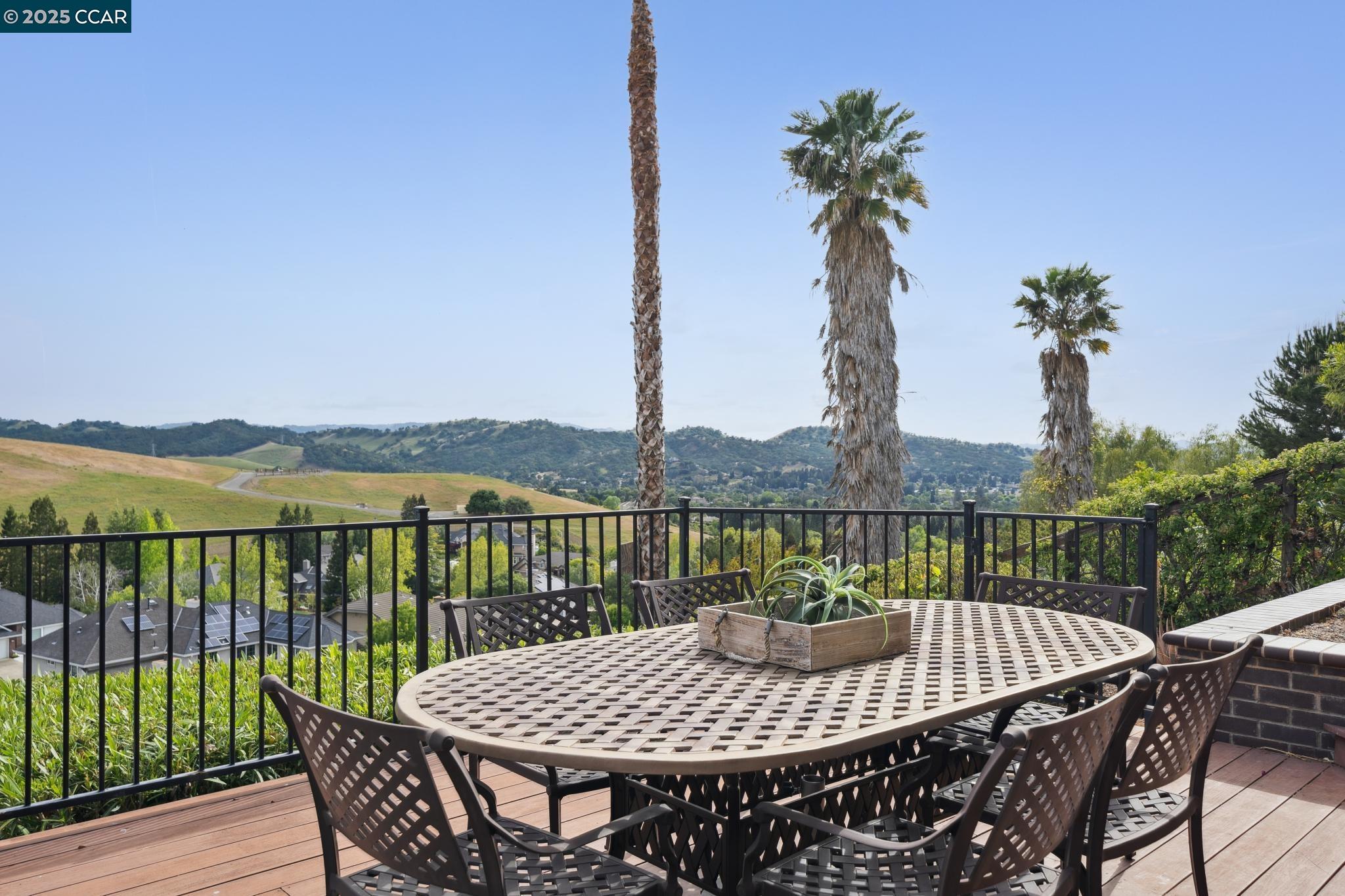 Detail Gallery Image 45 of 54 For 460 Silver Hollow Drive, Walnut Creek,  CA 94598 - 5 Beds | 3 Baths