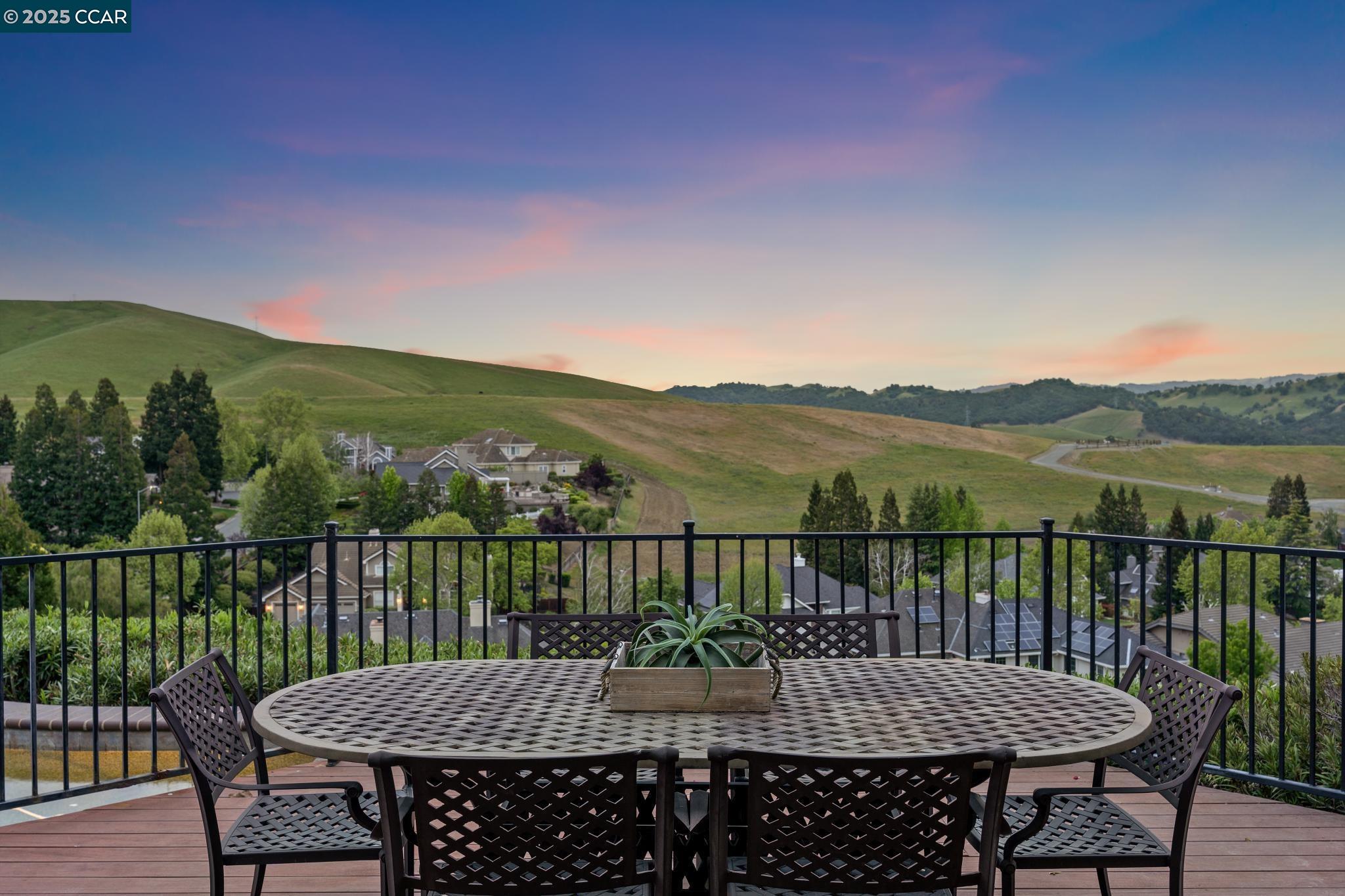 Detail Gallery Image 48 of 54 For 460 Silver Hollow Drive, Walnut Creek,  CA 94598 - 5 Beds | 3 Baths