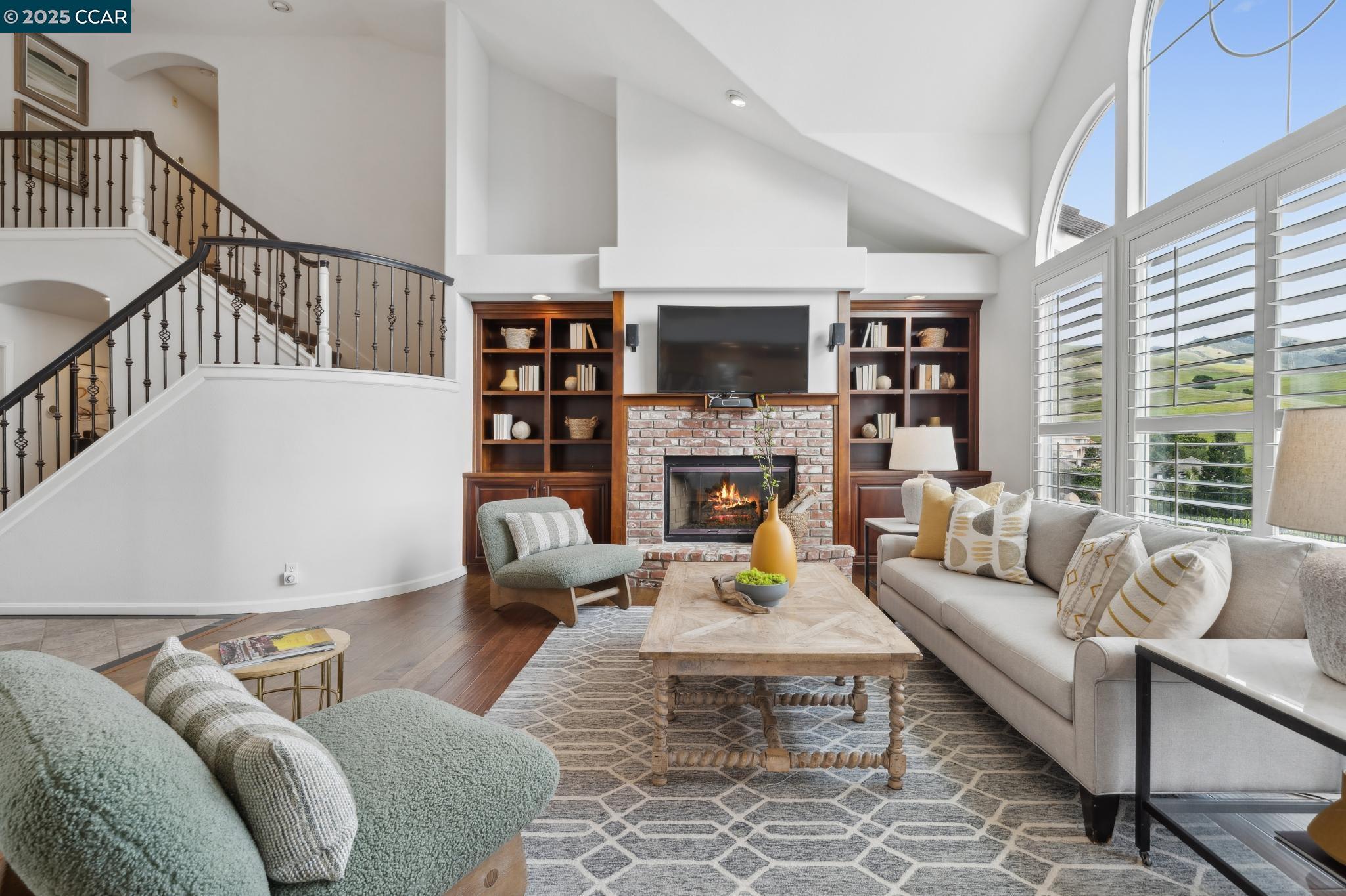 Detail Gallery Image 7 of 54 For 460 Silver Hollow Drive, Walnut Creek,  CA 94598 - 5 Beds | 3 Baths