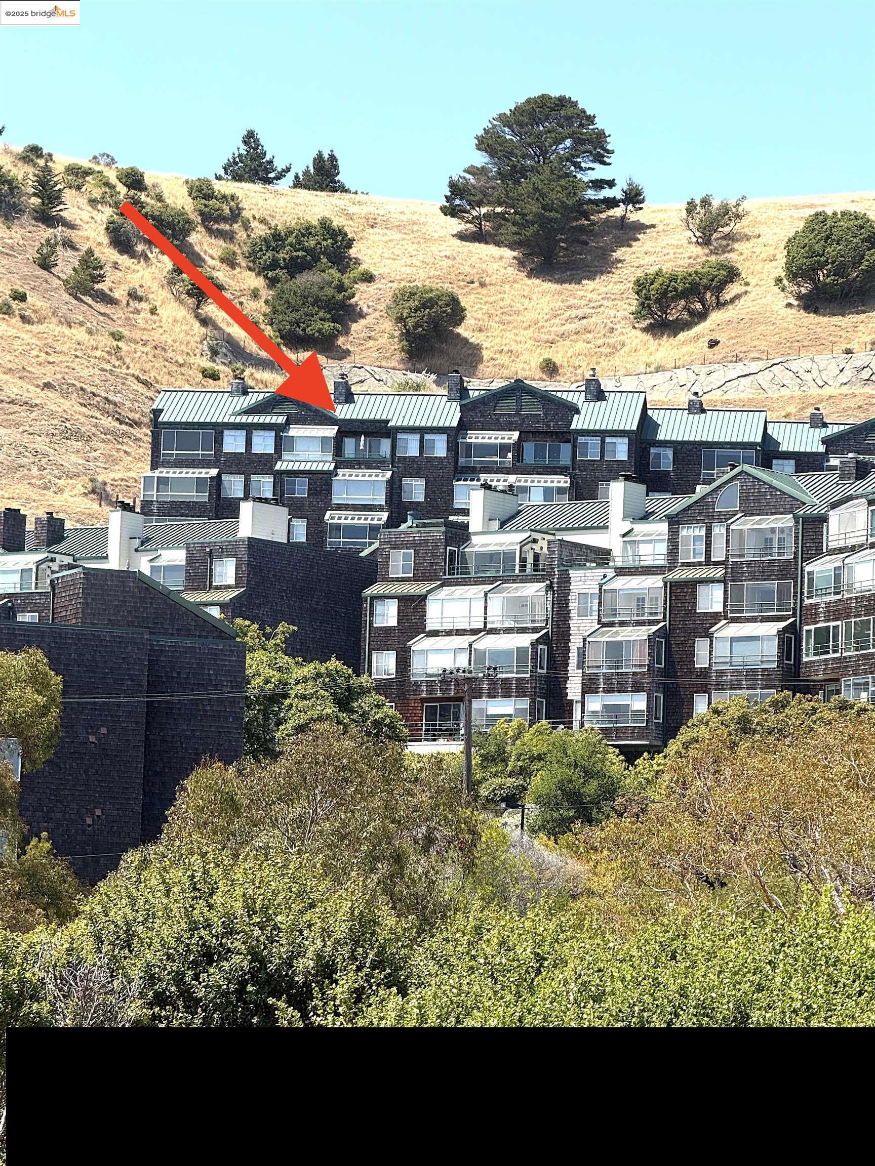 Detail Gallery Image 1 of 1 For 1400 Pinnacle Ct #402,  Richmond,  CA 94801 - 3 Beds | 2 Baths