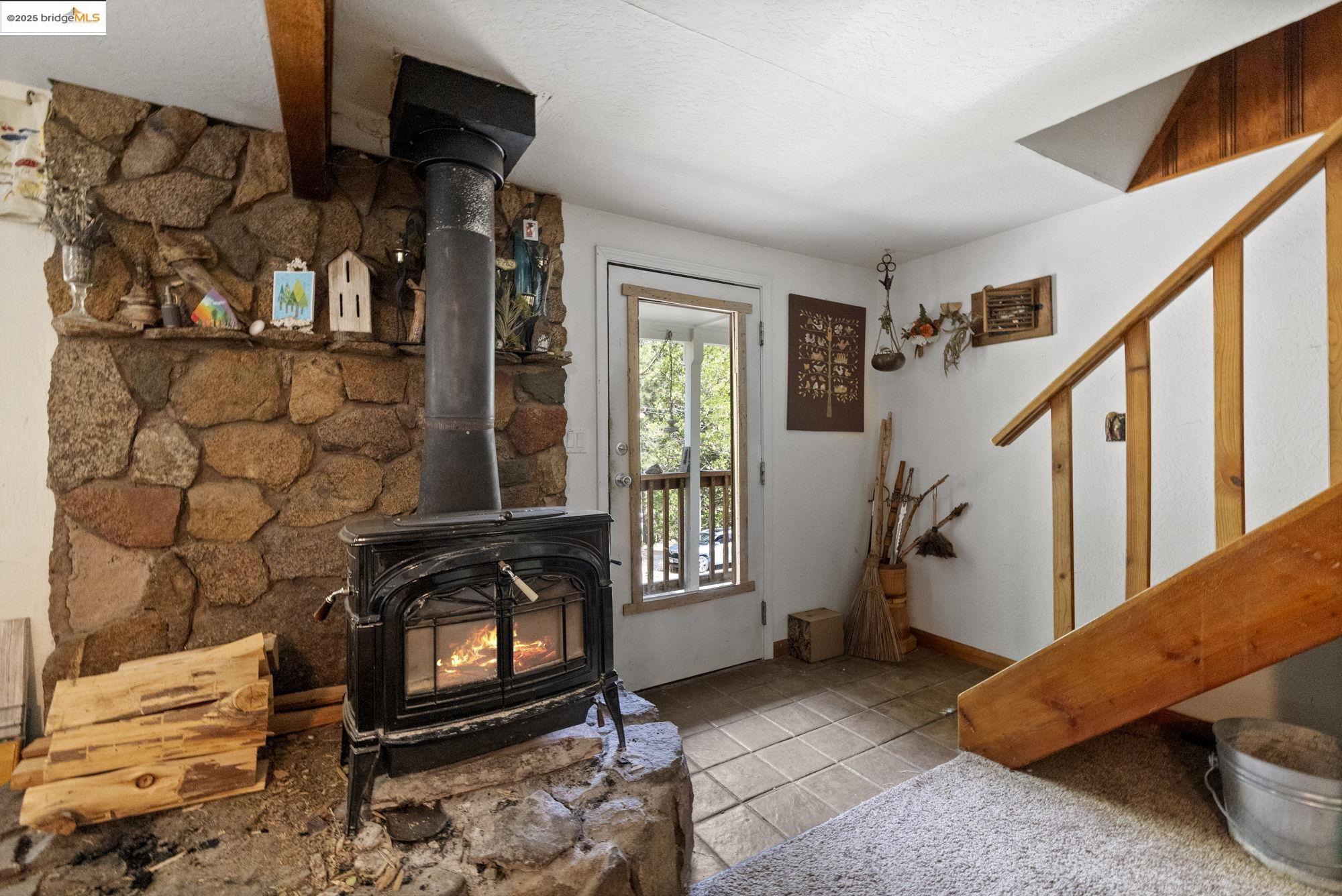Detail Gallery Image 3 of 23 For 26551 Crystal Road, Long Barn,  CA 95335 - 3 Beds | 2 Baths