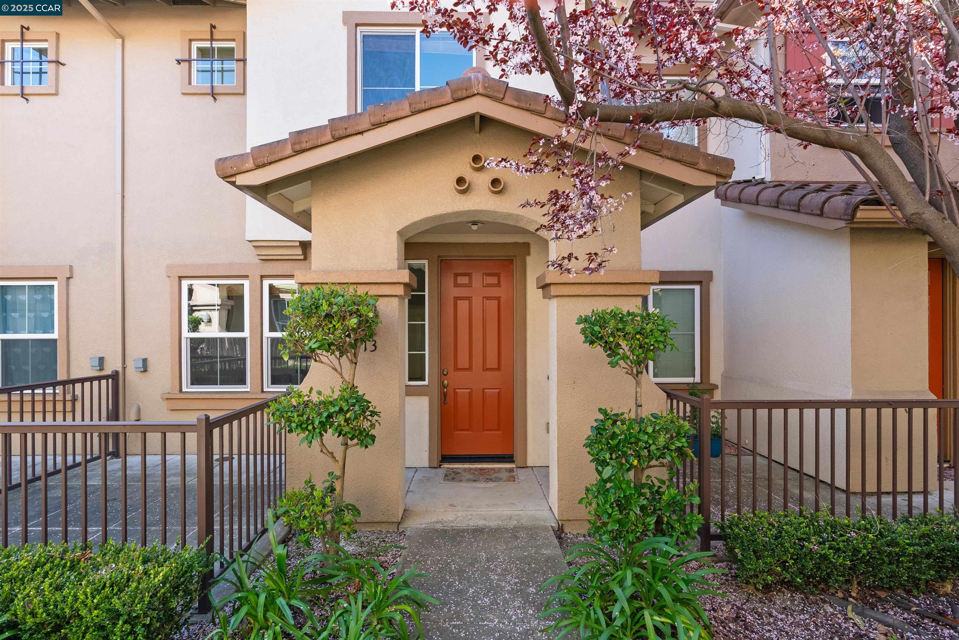 Photo #1: 41100322 Listing: Photo #1