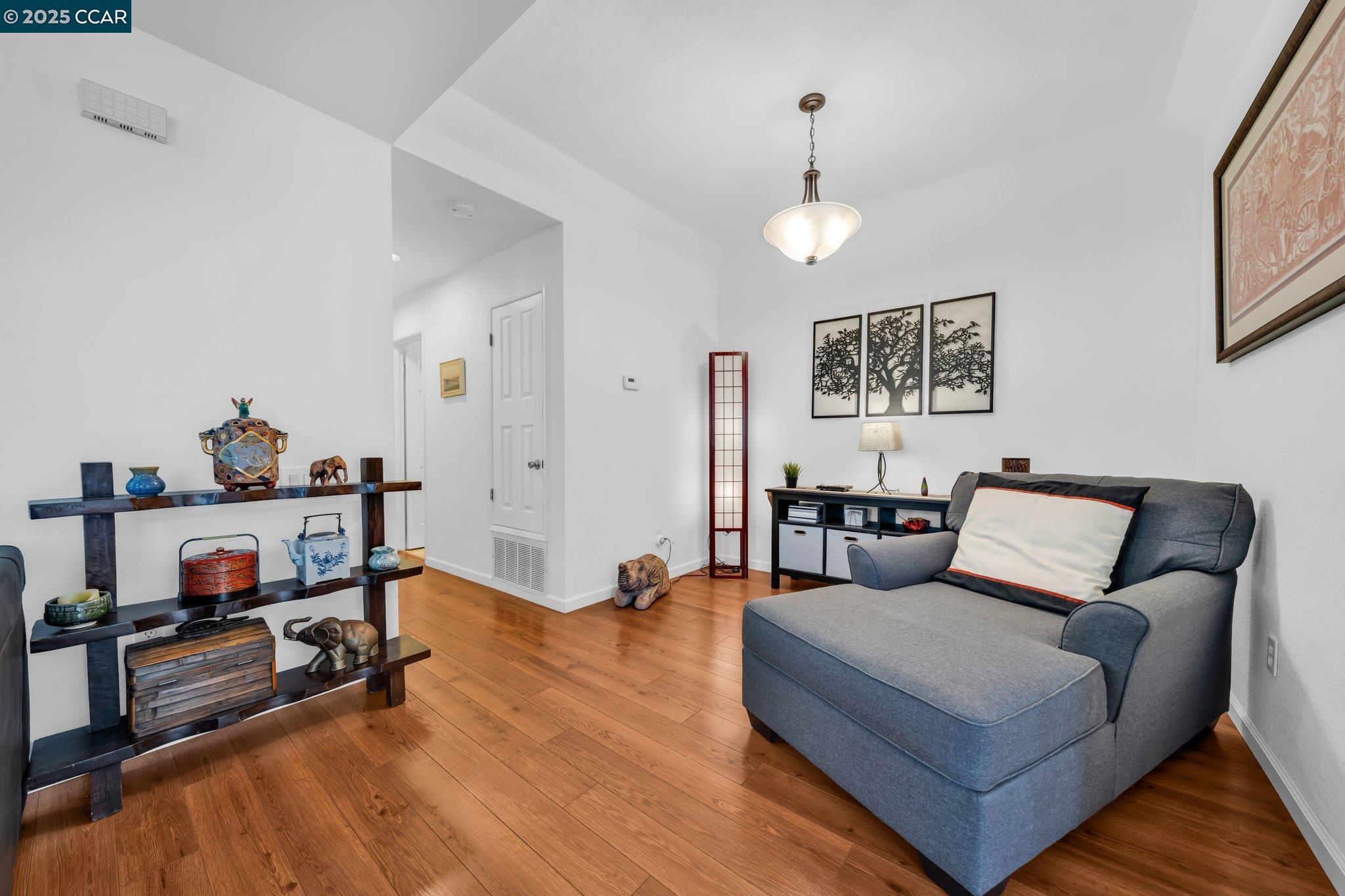 Photo #9: 41100323 Listing: Photo #9