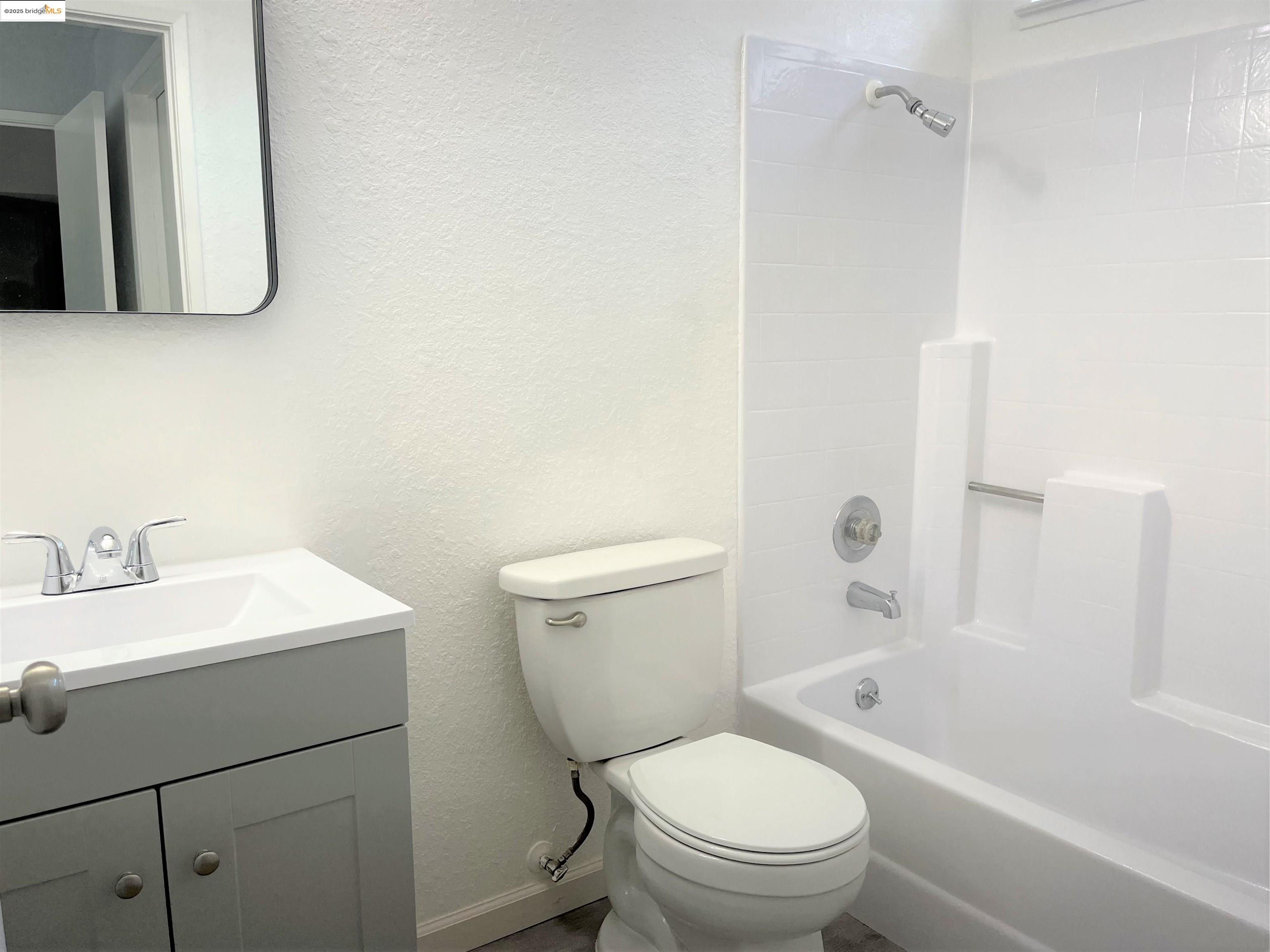 Detail Gallery Image 8 of 20 For 6 Lancaster Cir #214,  Bay Point,  CA 94565 - 2 Beds | 2 Baths