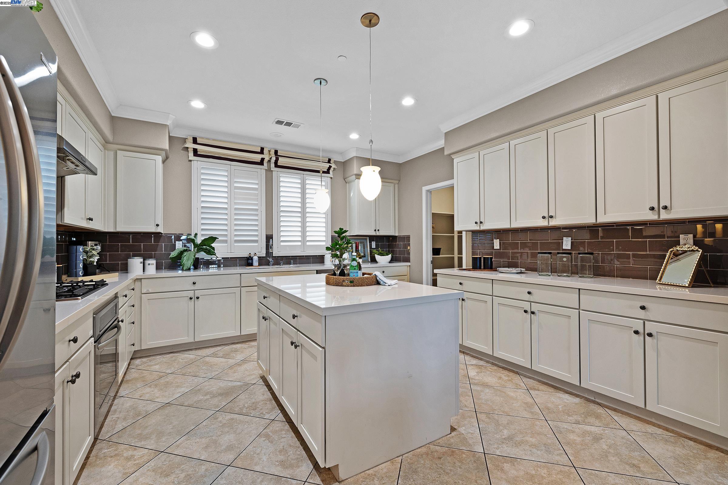 Photo #15: 41100350 Listing: Photo #15