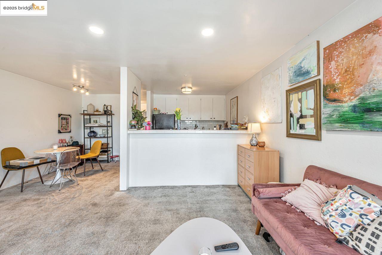 5 Embarcadero # 129, Oakland, California 94607, 1 Bedroom Bedrooms, 3 Rooms Rooms,1 BathroomBathrooms,Residential,For Sale,5 Embarcadero # 129,41100353
