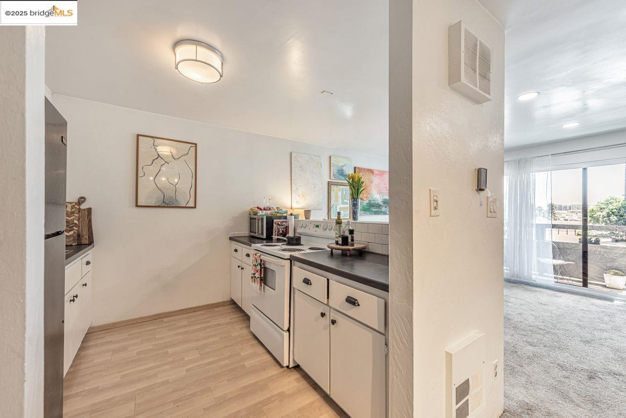 5 Embarcadero # 129, Oakland, California 94607, 1 Bedroom Bedrooms, 3 Rooms Rooms,1 BathroomBathrooms,Residential,For Sale,5 Embarcadero # 129,41100353