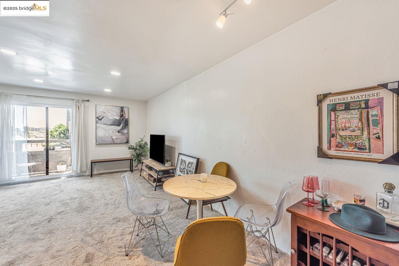 5 Embarcadero # 129, Oakland, California 94607, 1 Bedroom Bedrooms, 3 Rooms Rooms,1 BathroomBathrooms,Residential,For Sale,5 Embarcadero # 129,41100353