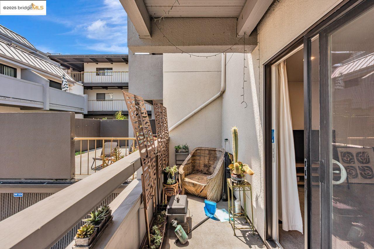5 Embarcadero # 129, Oakland, California 94607, 1 Bedroom Bedrooms, 3 Rooms Rooms,1 BathroomBathrooms,Residential,For Sale,5 Embarcadero # 129,41100353