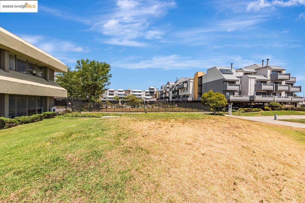 5 Embarcadero # 129, Oakland, California 94607, 1 Bedroom Bedrooms, 3 Rooms Rooms,1 BathroomBathrooms,Residential,For Sale,5 Embarcadero # 129,41100353