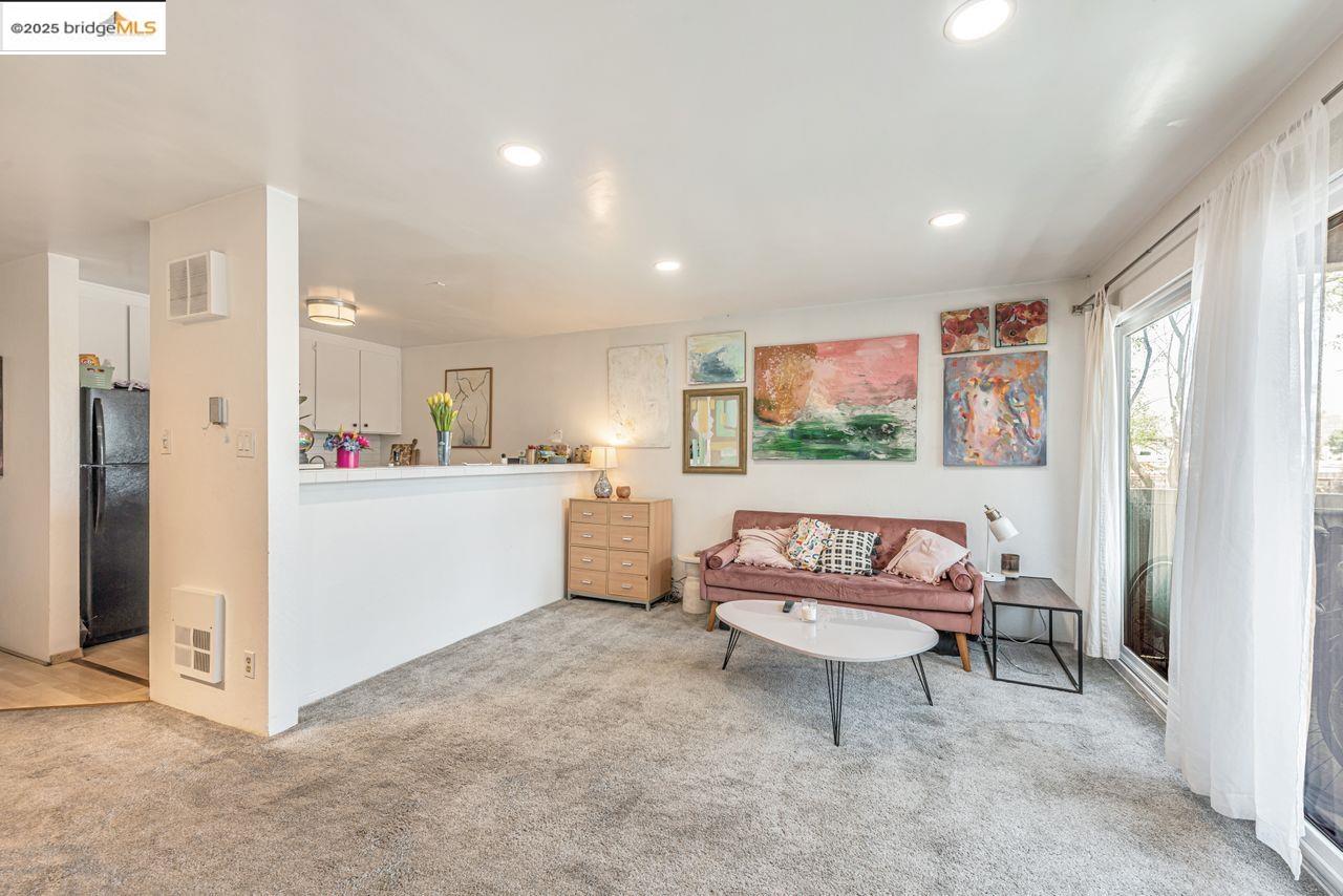 5 Embarcadero # 129, Oakland, California 94607, 1 Bedroom Bedrooms, 3 Rooms Rooms,1 BathroomBathrooms,Residential,For Sale,5 Embarcadero # 129,41100353
