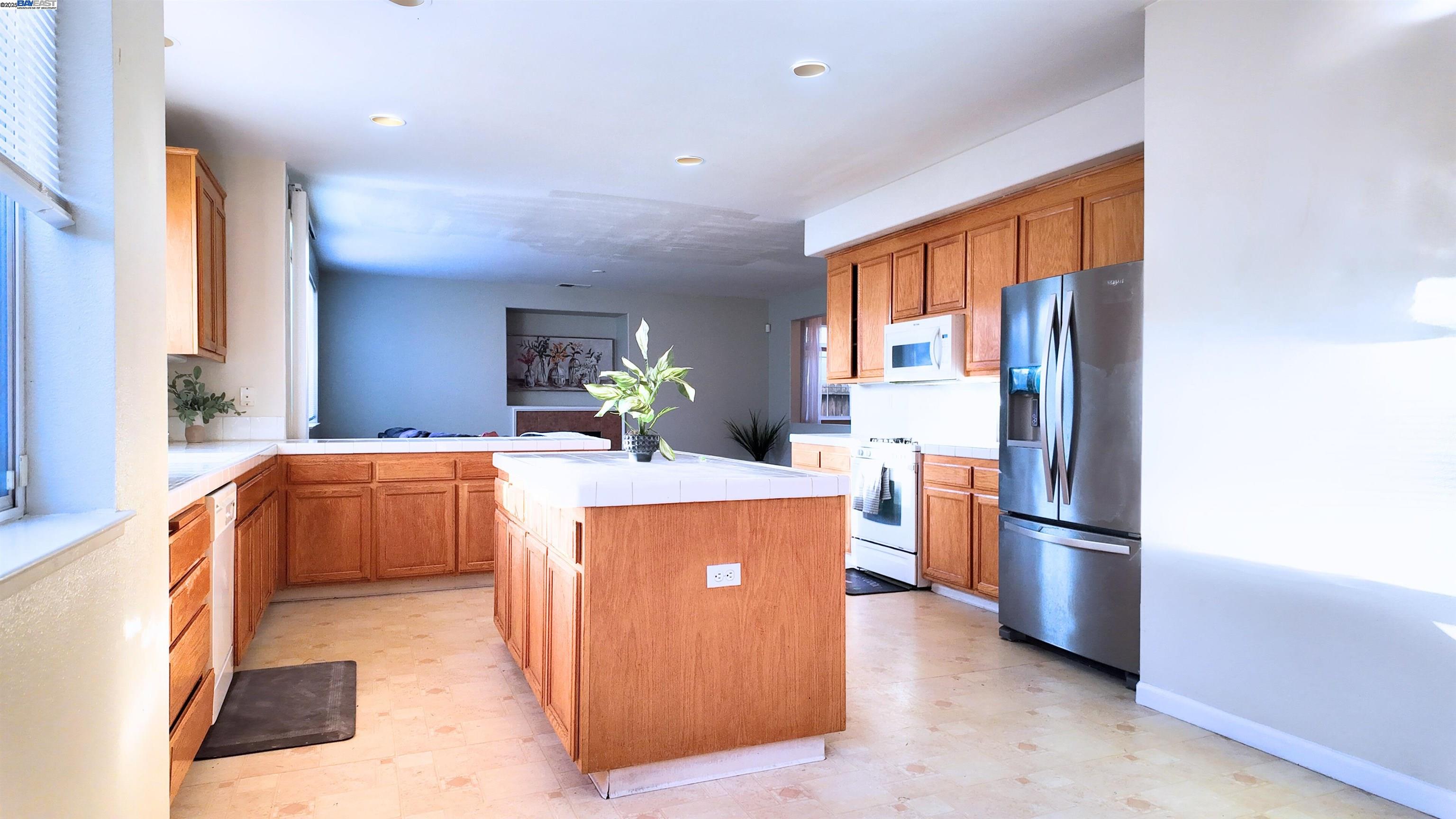 Detail Gallery Image 12 of 29 For 5247 Agapanthus Ct, Stockton,  CA 95212 - 4 Beds | 3 Baths