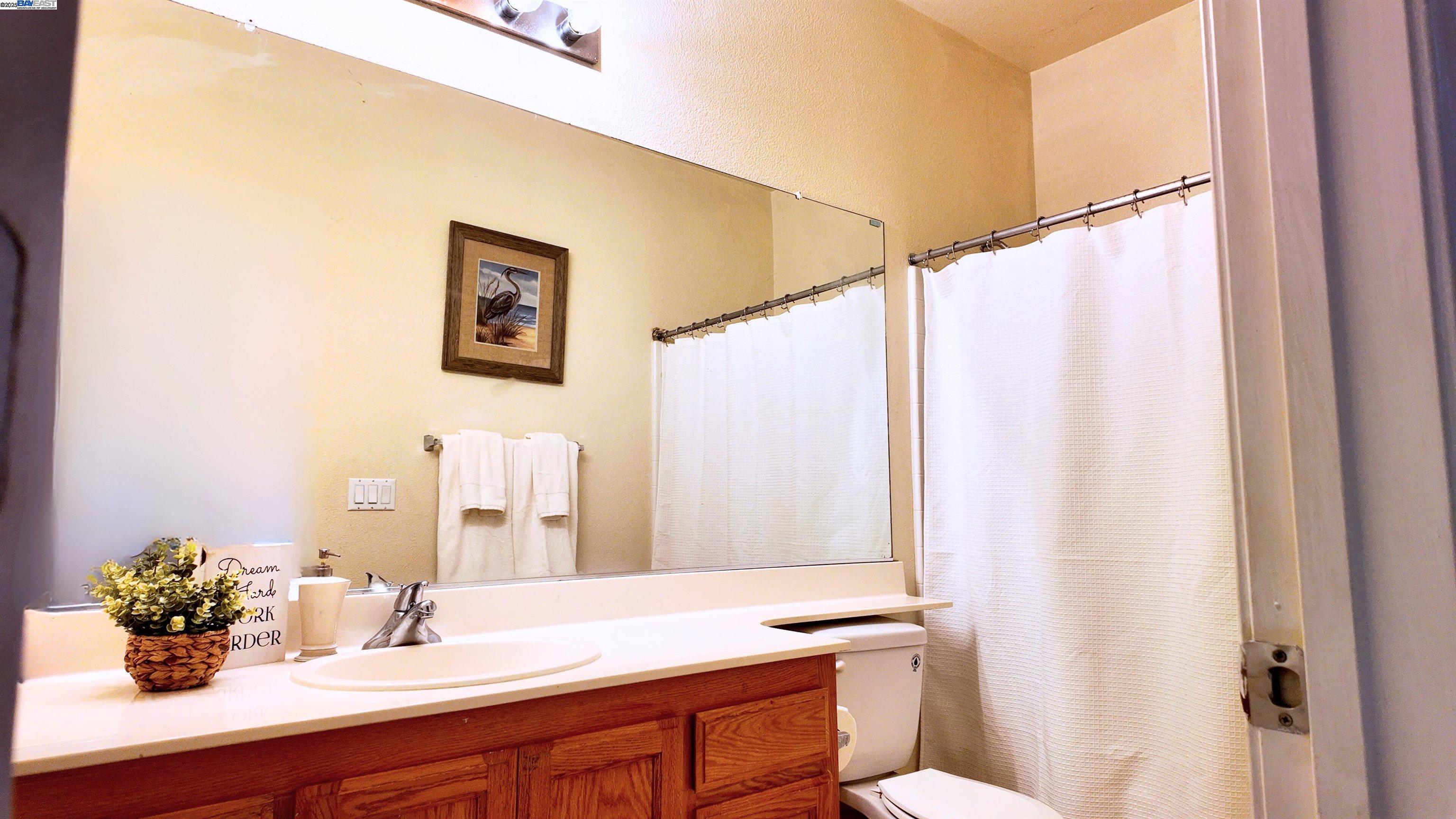 Detail Gallery Image 14 of 29 For 5247 Agapanthus Ct, Stockton,  CA 95212 - 4 Beds | 3 Baths