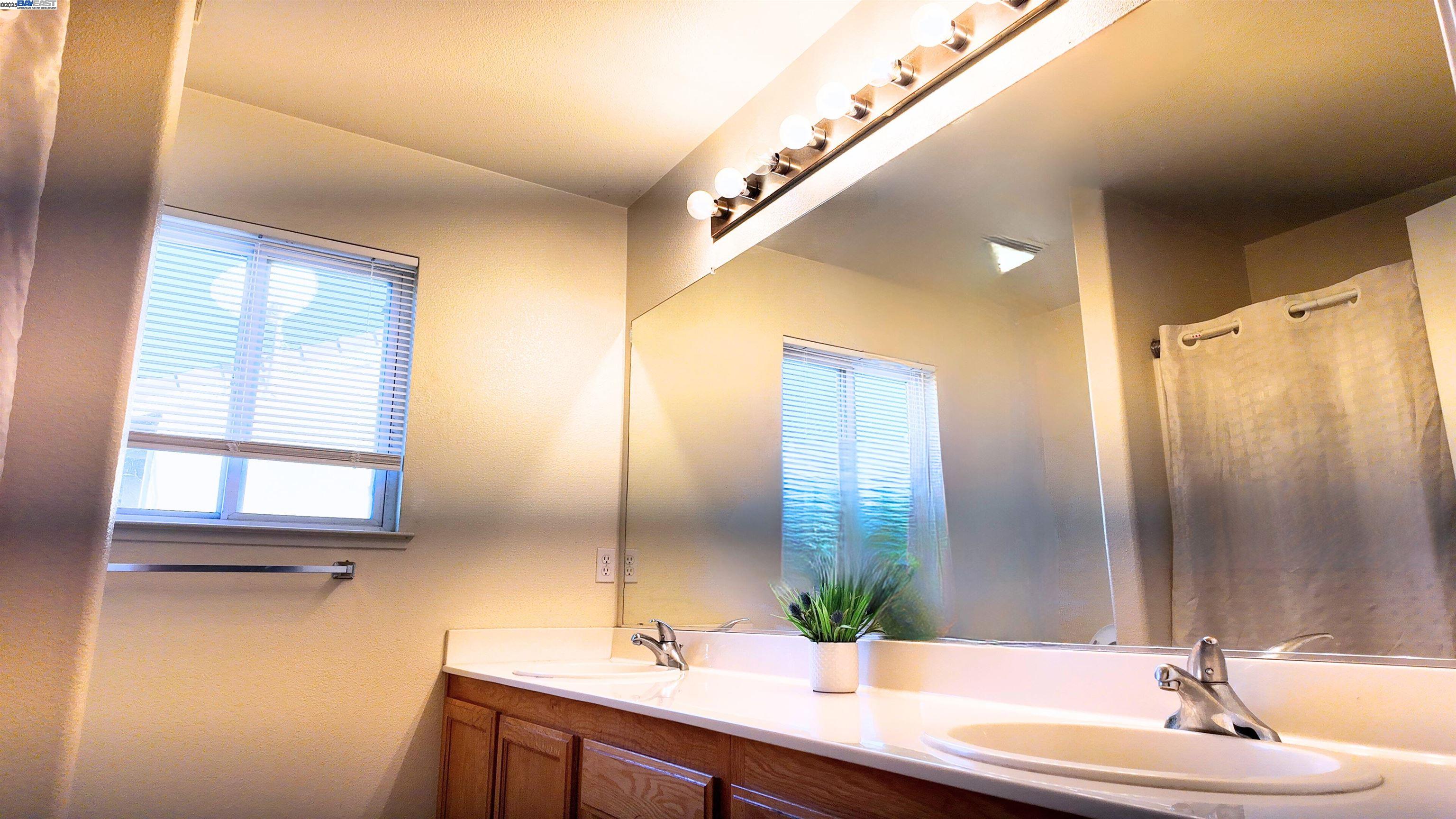 Detail Gallery Image 18 of 29 For 5247 Agapanthus Ct, Stockton,  CA 95212 - 4 Beds | 3 Baths