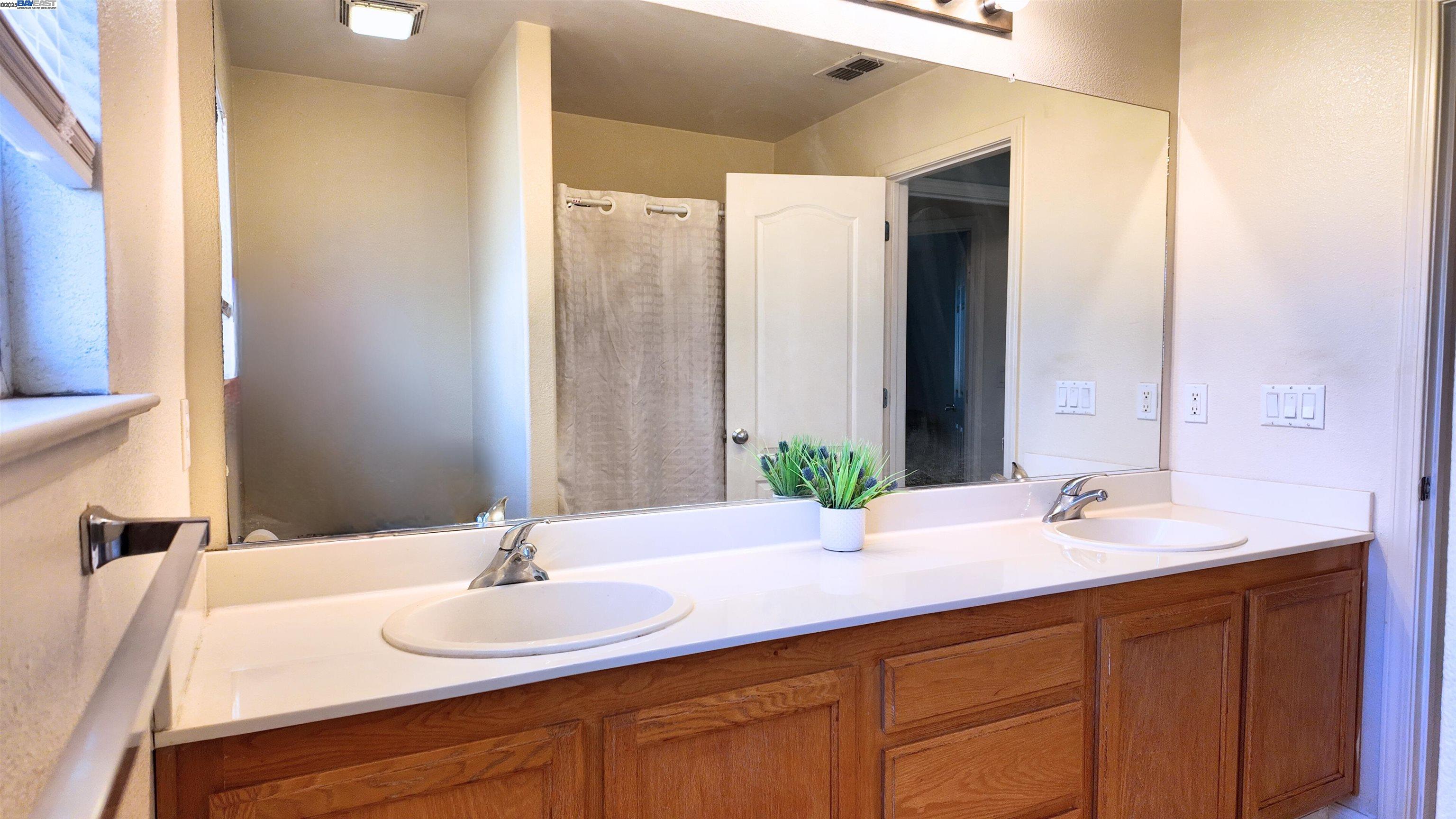 Detail Gallery Image 19 of 29 For 5247 Agapanthus Ct, Stockton,  CA 95212 - 4 Beds | 3 Baths
