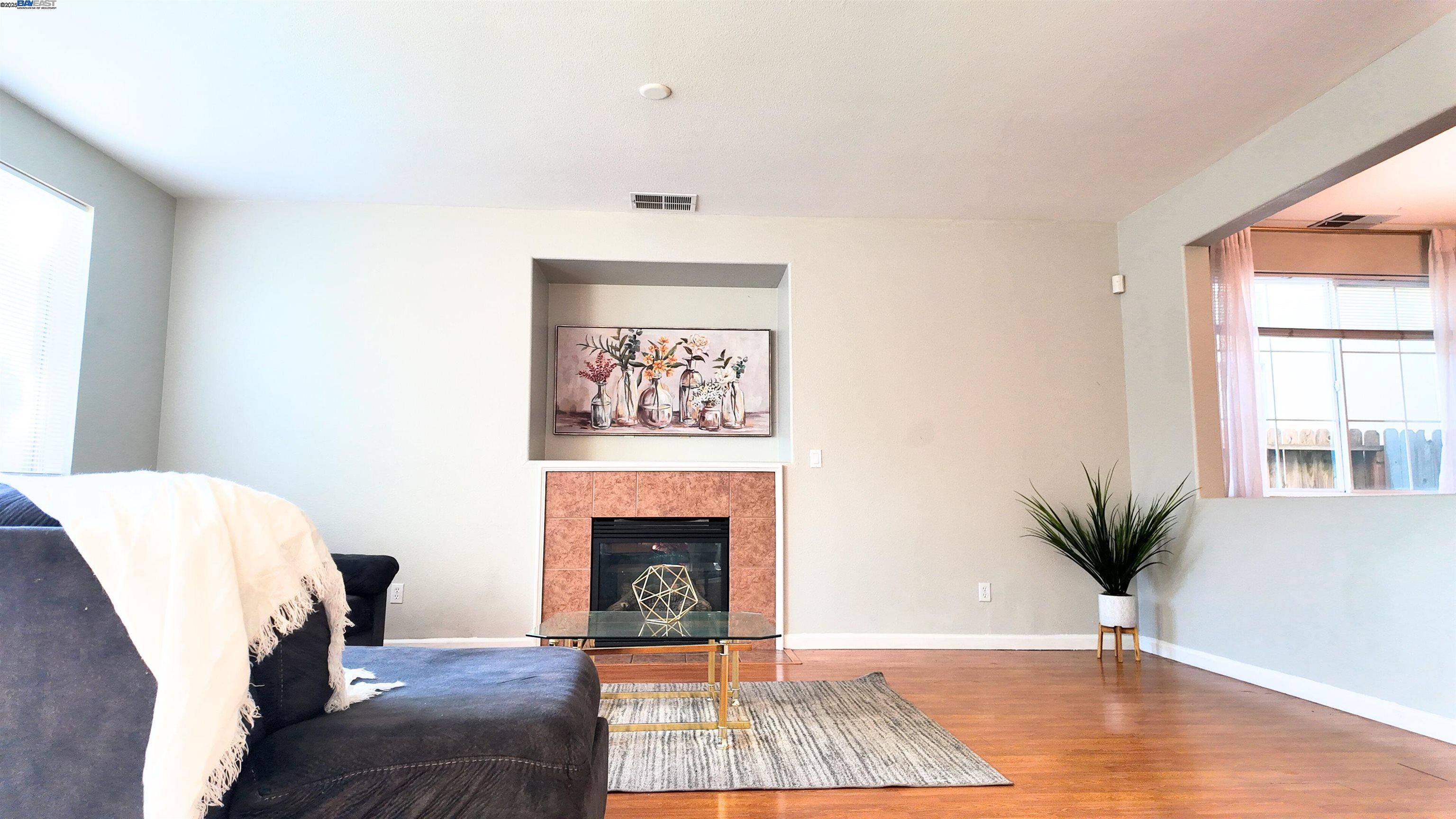 Detail Gallery Image 8 of 29 For 5247 Agapanthus Ct, Stockton,  CA 95212 - 4 Beds | 3 Baths