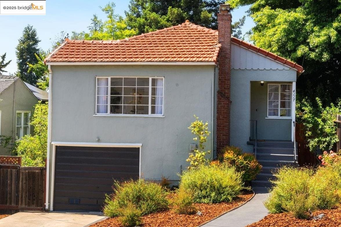 Detail Gallery Image 1 of 1 For 4117 Kuhnle Ave, Oakland,  CA 94605 - 3 Beds | 2 Baths