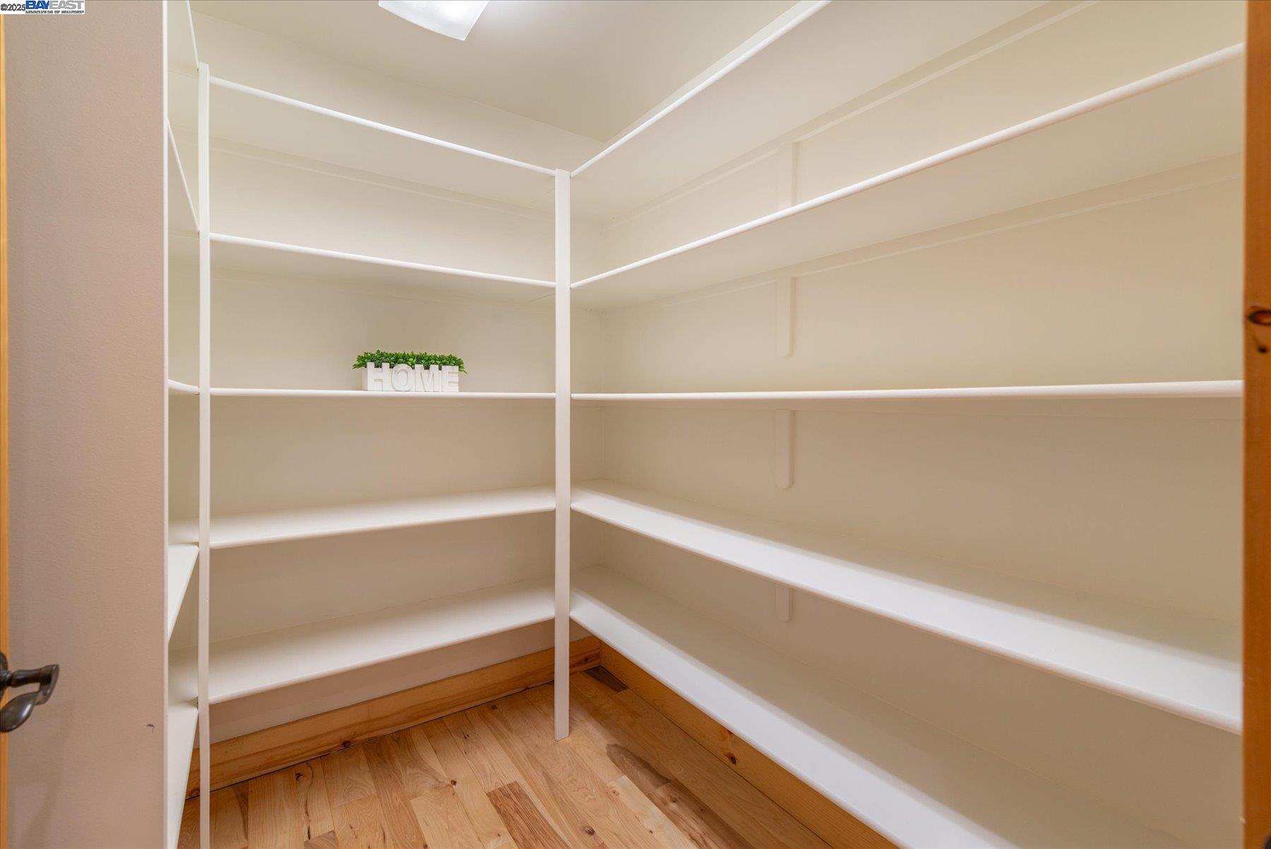Detail Gallery Image 15 of 35 For 10023 S River Street, Truckee,  CA 96161 - 4 Beds | 2/1 Baths