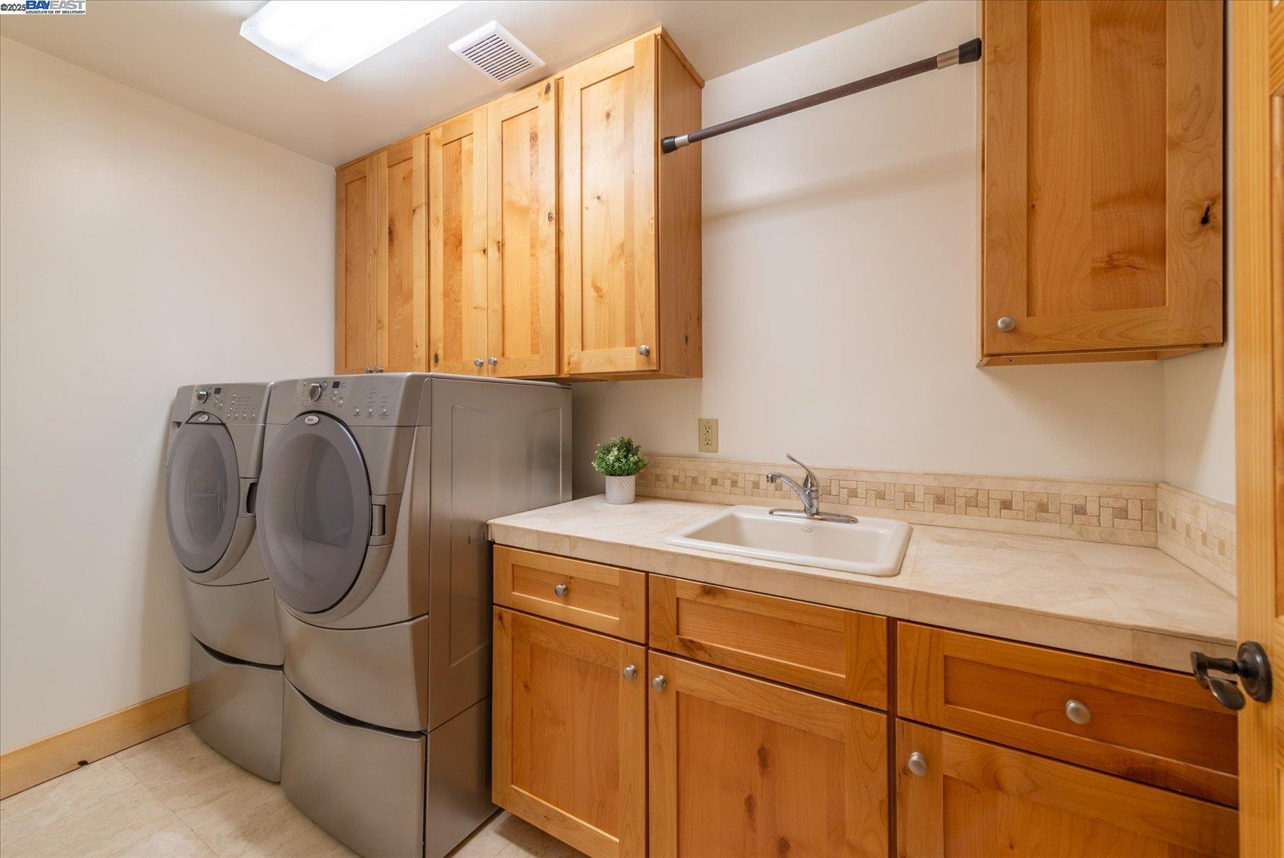 Detail Gallery Image 17 of 35 For 10023 S River Street, Truckee,  CA 96161 - 4 Beds | 2/1 Baths