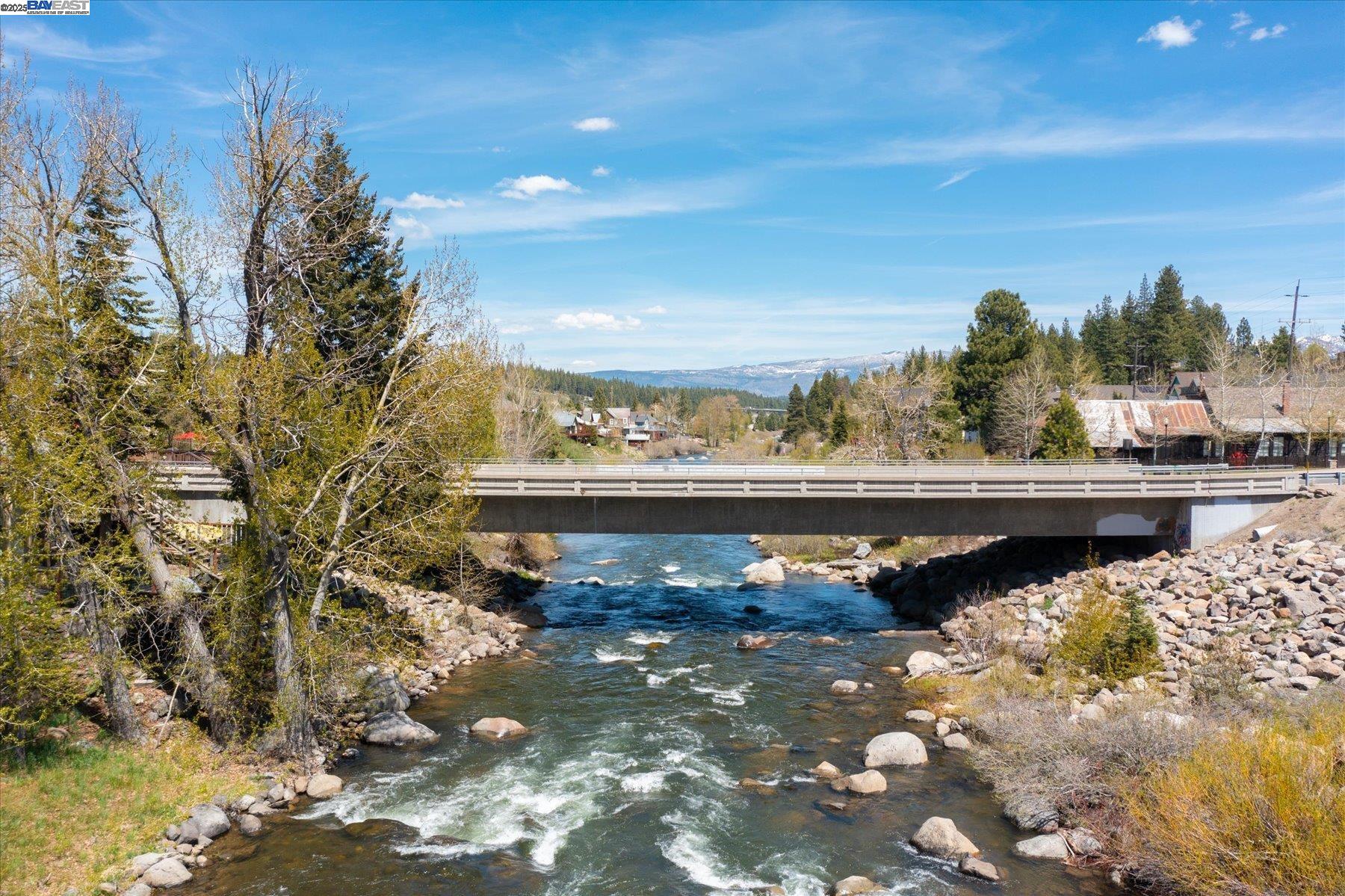 Detail Gallery Image 18 of 35 For 10023 S River Street, Truckee,  CA 96161 - 4 Beds | 2/1 Baths